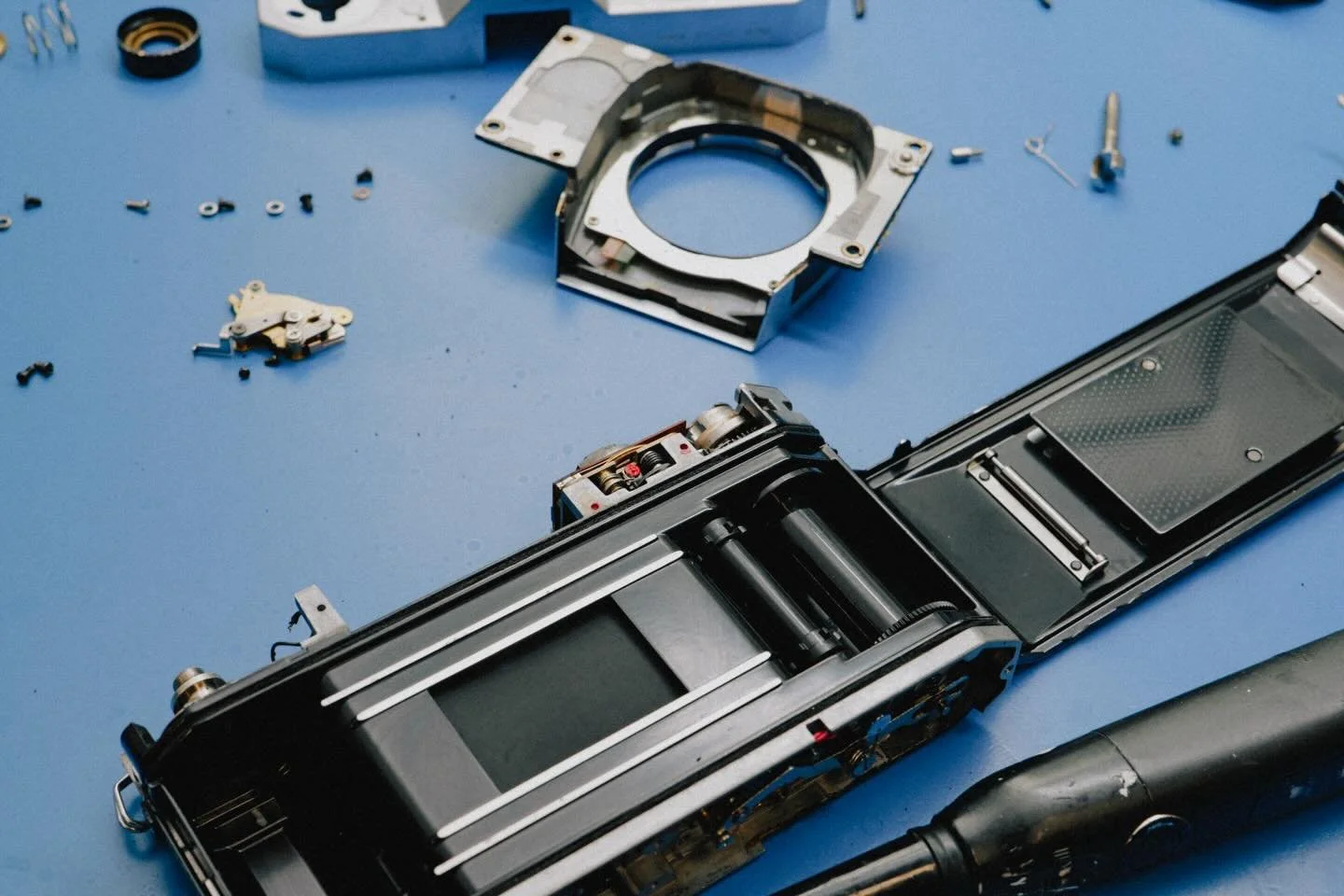 A few recent repairs&hellip;

#contaxt3 #pentax #pppcameras