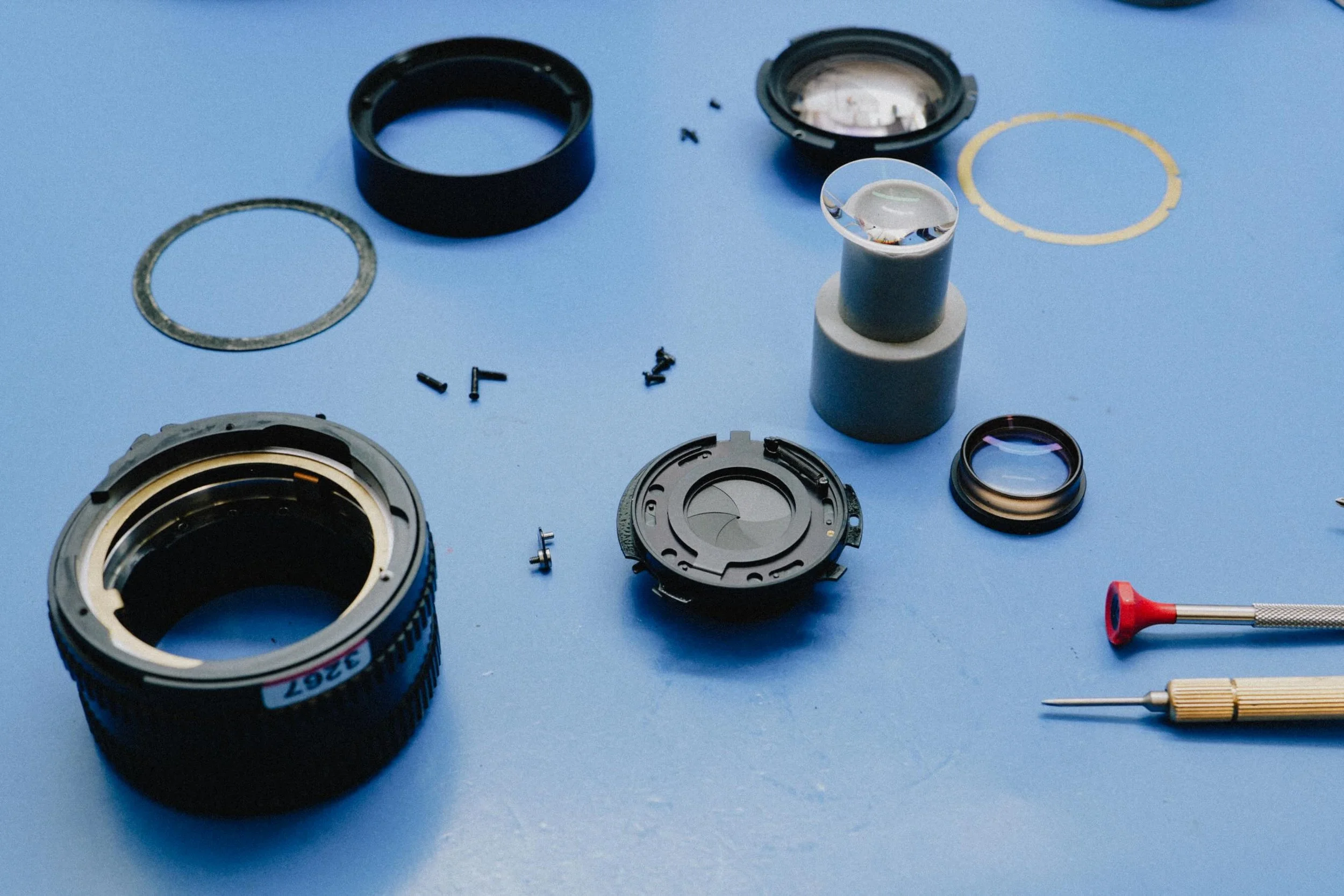 A few recent repairs&hellip;

#leica #mamiya #pentax #nikon #pppcameras