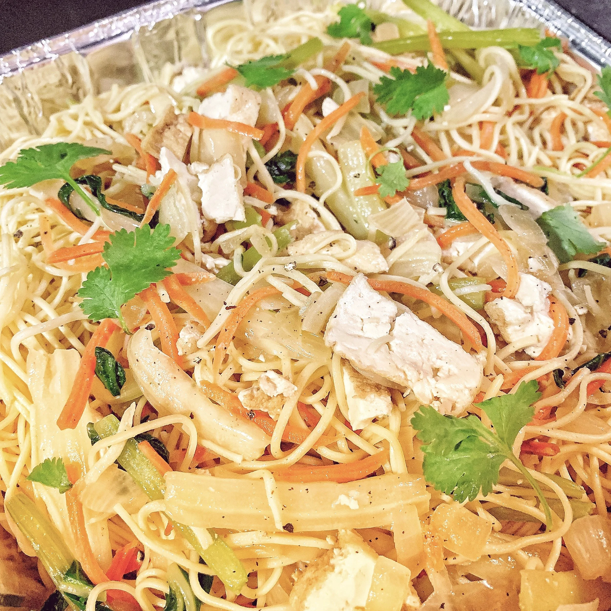 Stir-Fried Egg Noodles (Mi Xao Mem)