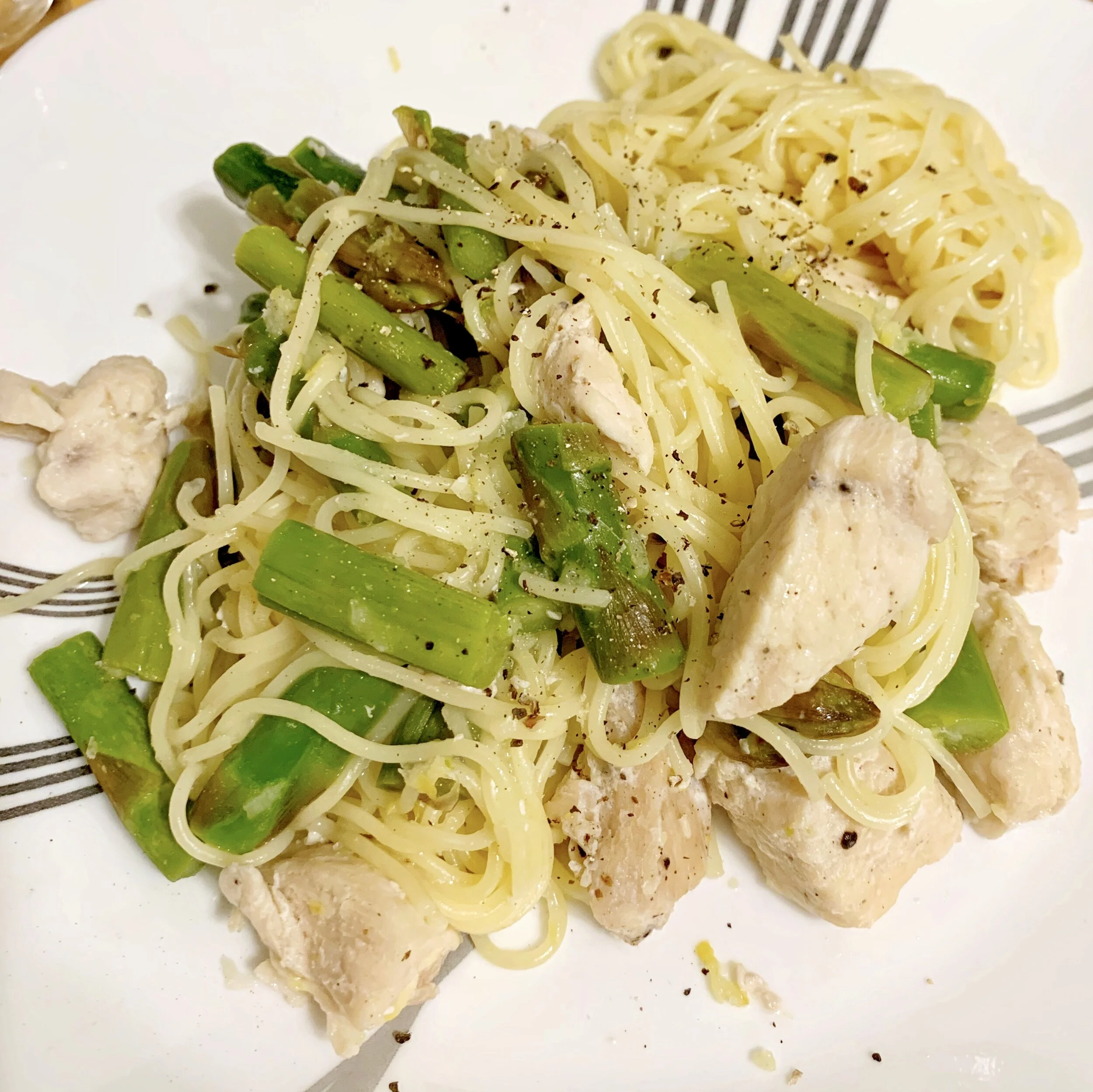 Lemon, Asparagus, and Chicken Pasta