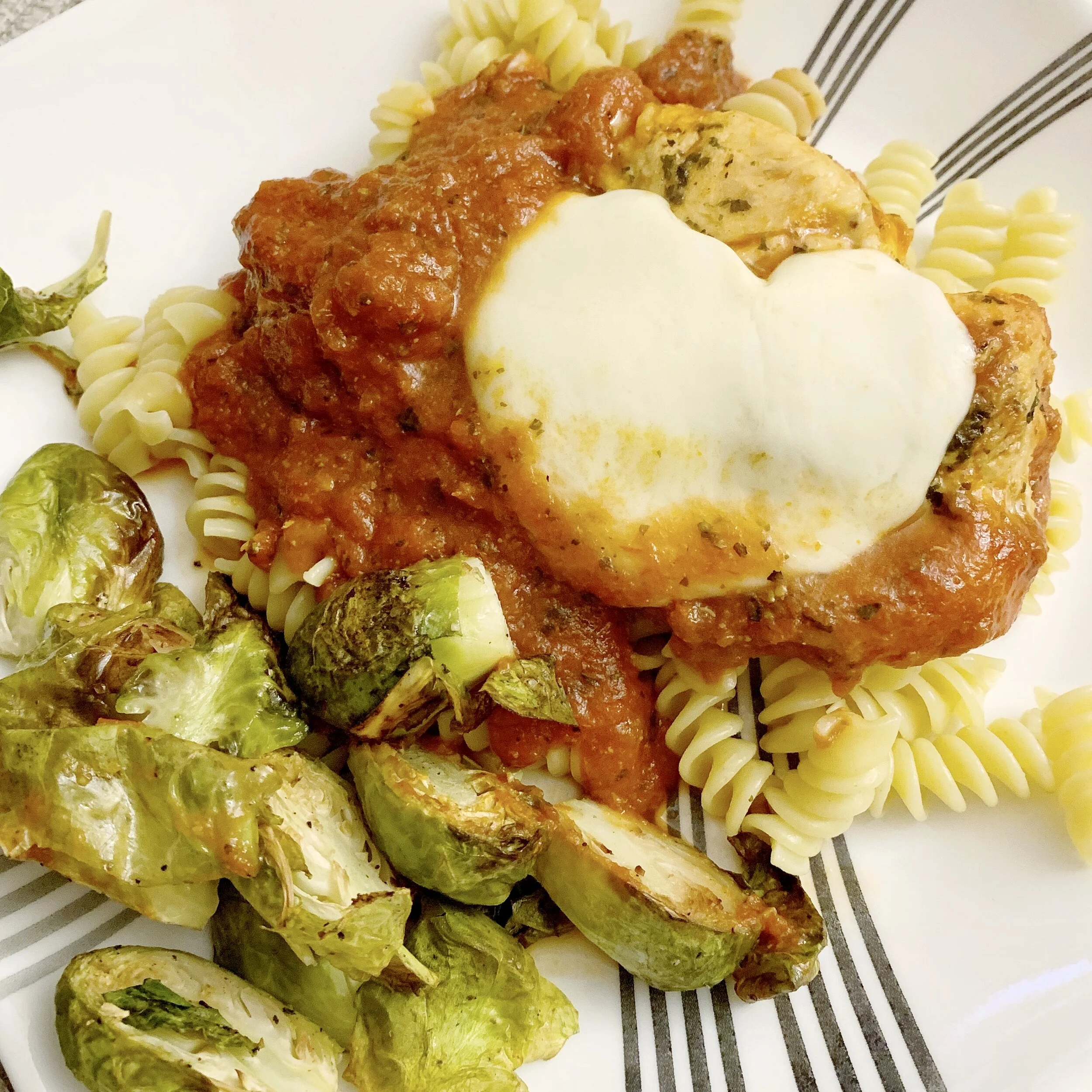 15-minute Mozzarella Chicken in Marinara Sauce
