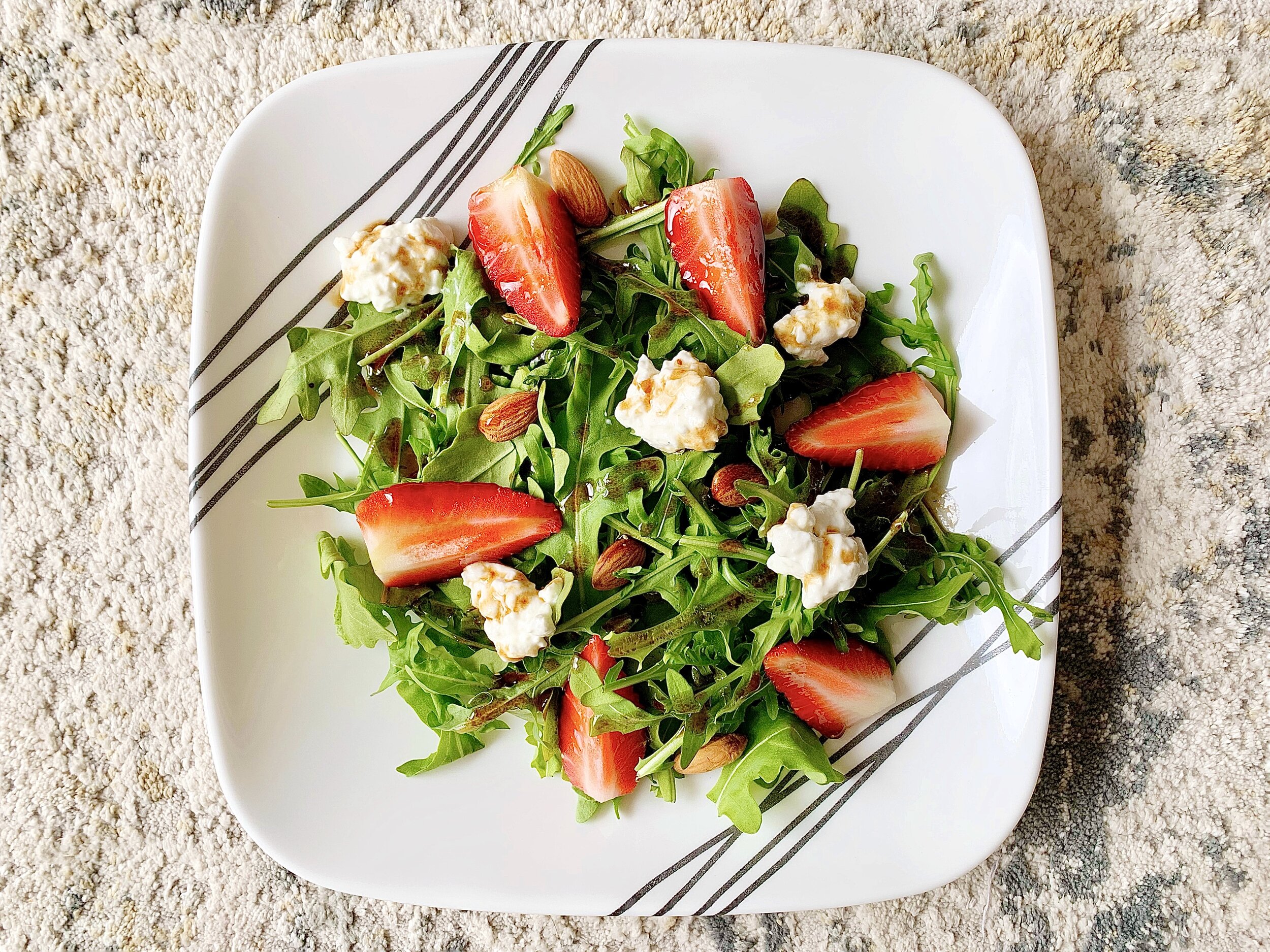 strawberry_arugula_salad_honey_balsamic_vinaigrette.jpeg