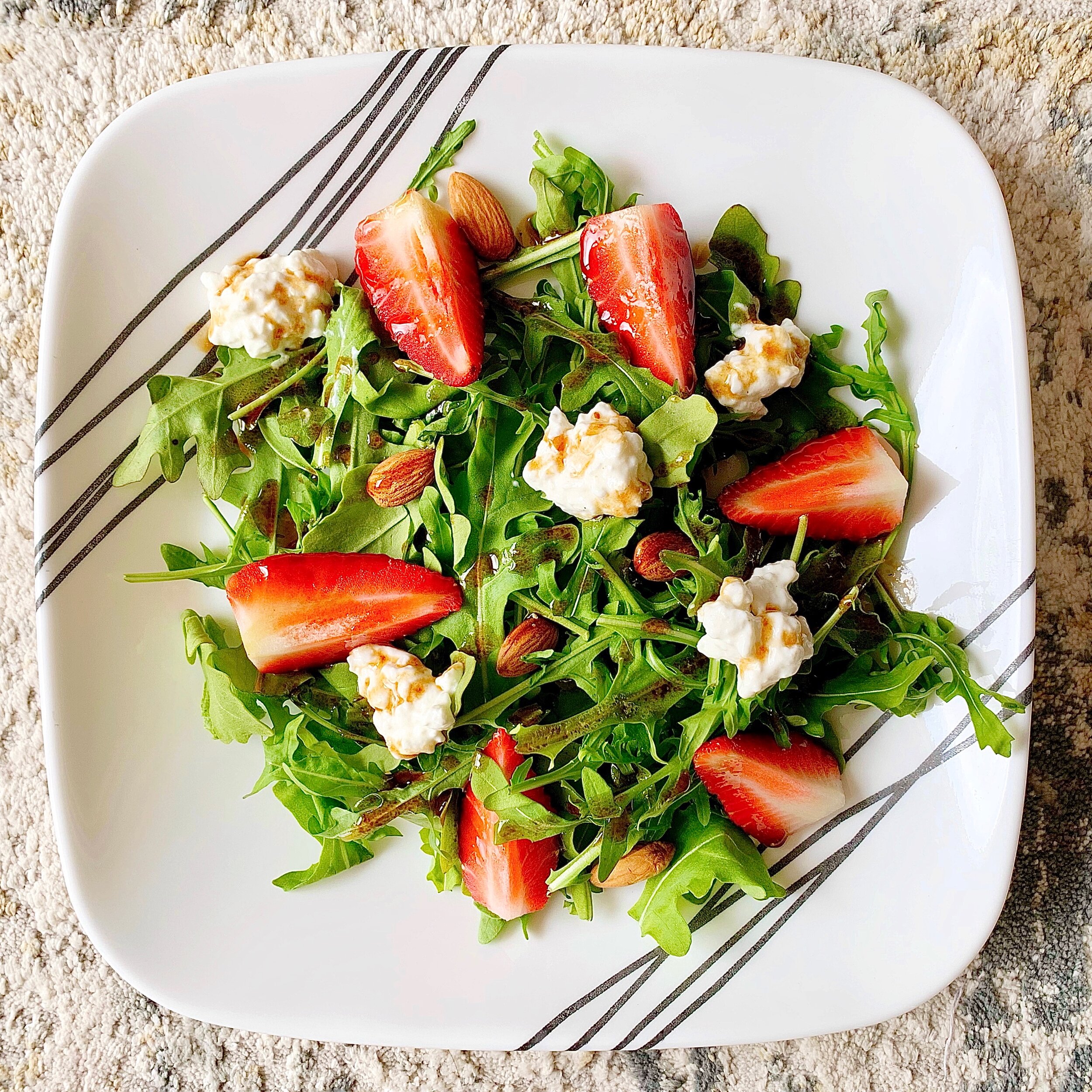 Strawberry Arugula Salad with Honey Balsamic Vinaigrette