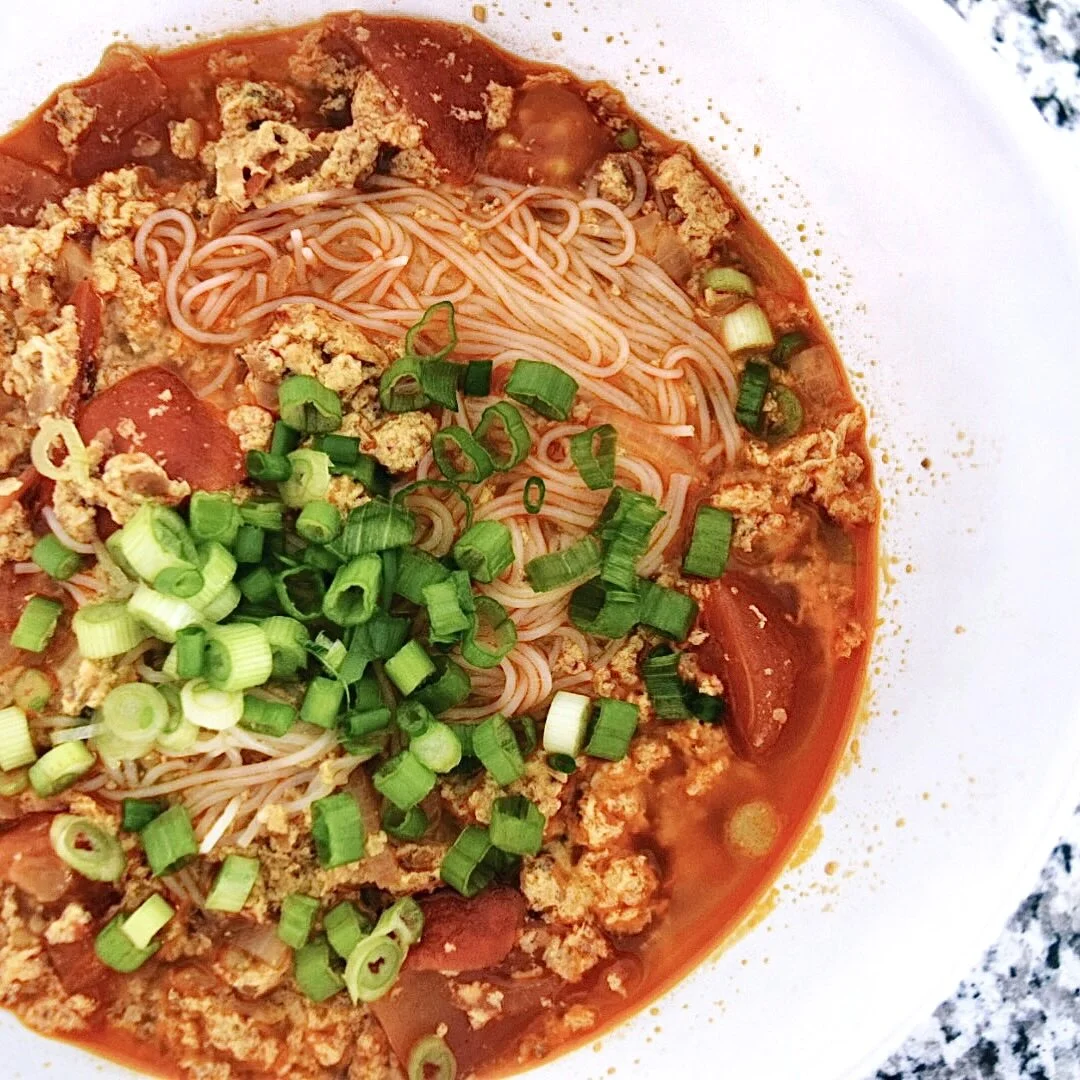 Vietnamese Crab Noodle Soup (Bún Riêu)