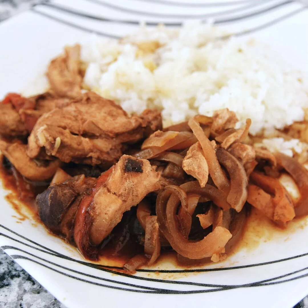 Slow Cooked BBQ Chicken with Bell Peppers and Onions