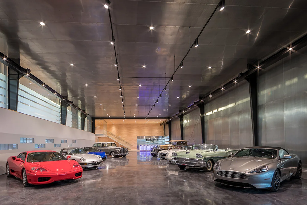 hp003_4 sig showroom.jpg