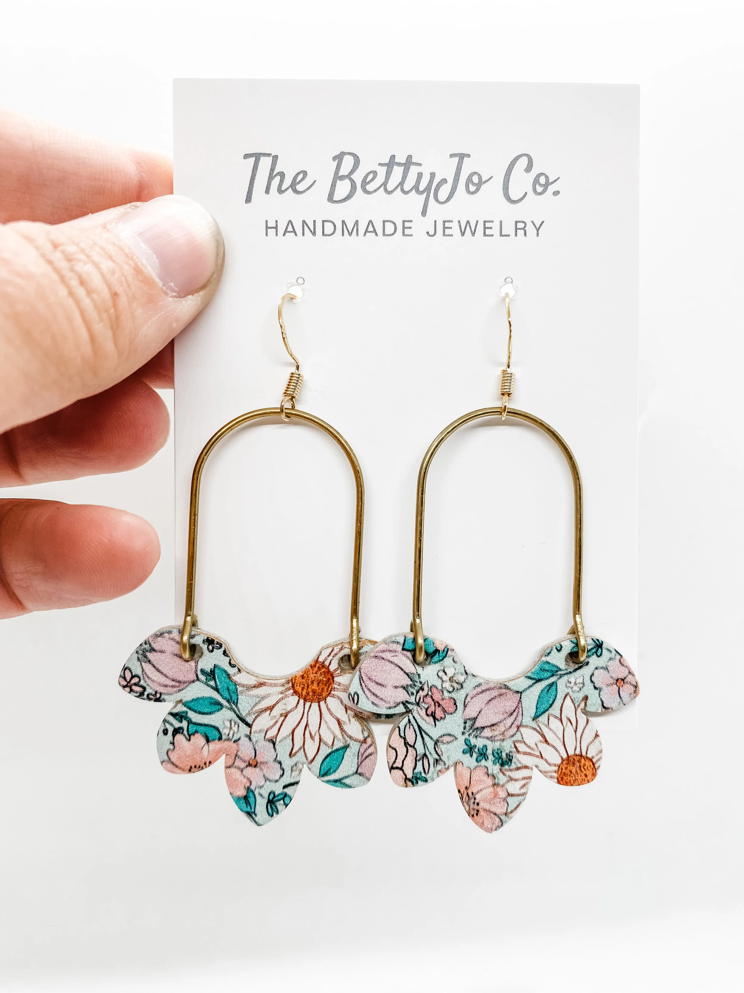 Sketched Floral Arch (Golden)