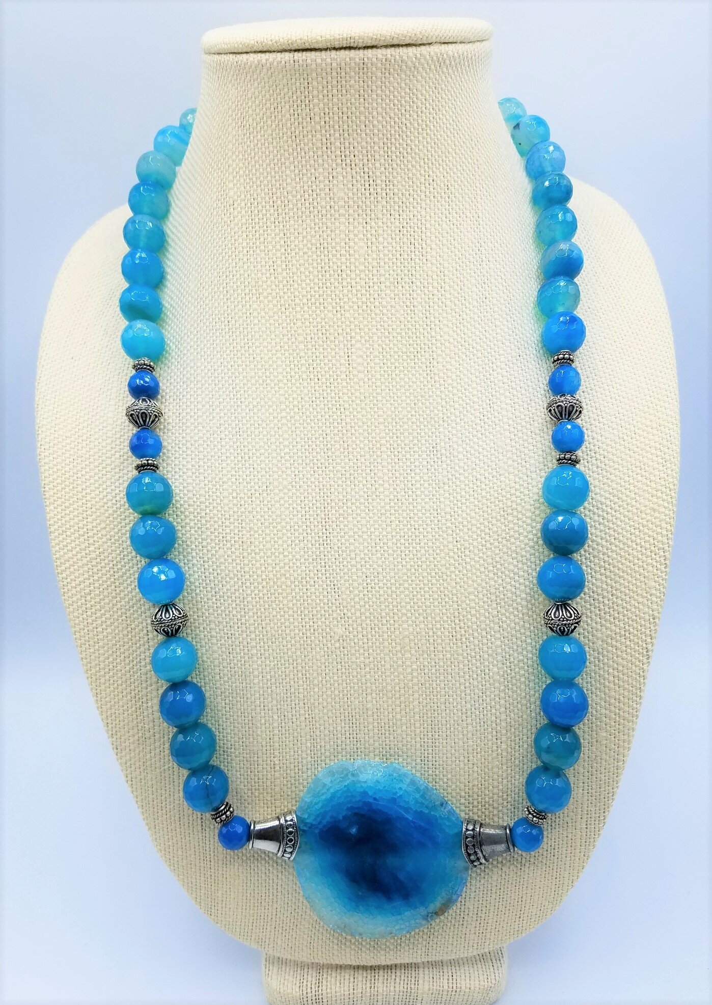 Faceted Agate Bead Necklace