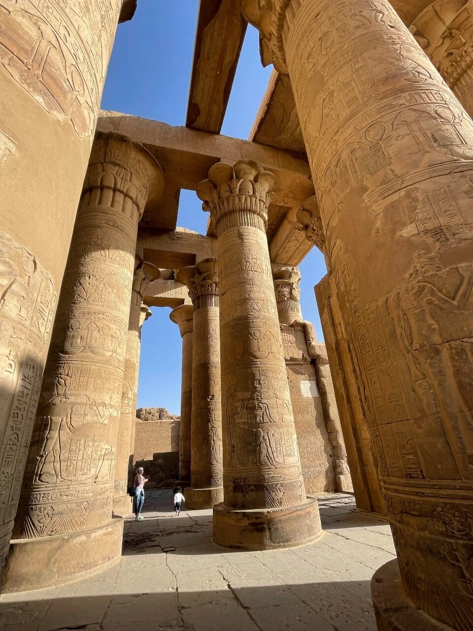 Massive columns make this a shady spot in the middle of no shade