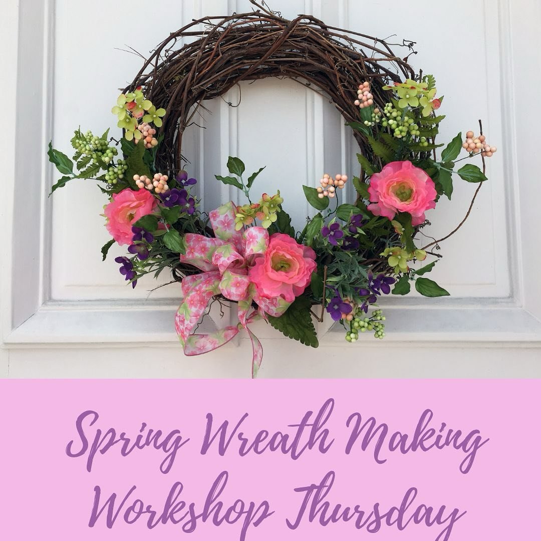 This post has nothing to do with an earthquake or solar eclipse&hellip; ✔️

Spring wreath making workshop at the studio this Thursday! Come solo or register with a friend. A few spots left for an evening of spring with @blossomstem 
Link in bio or ww