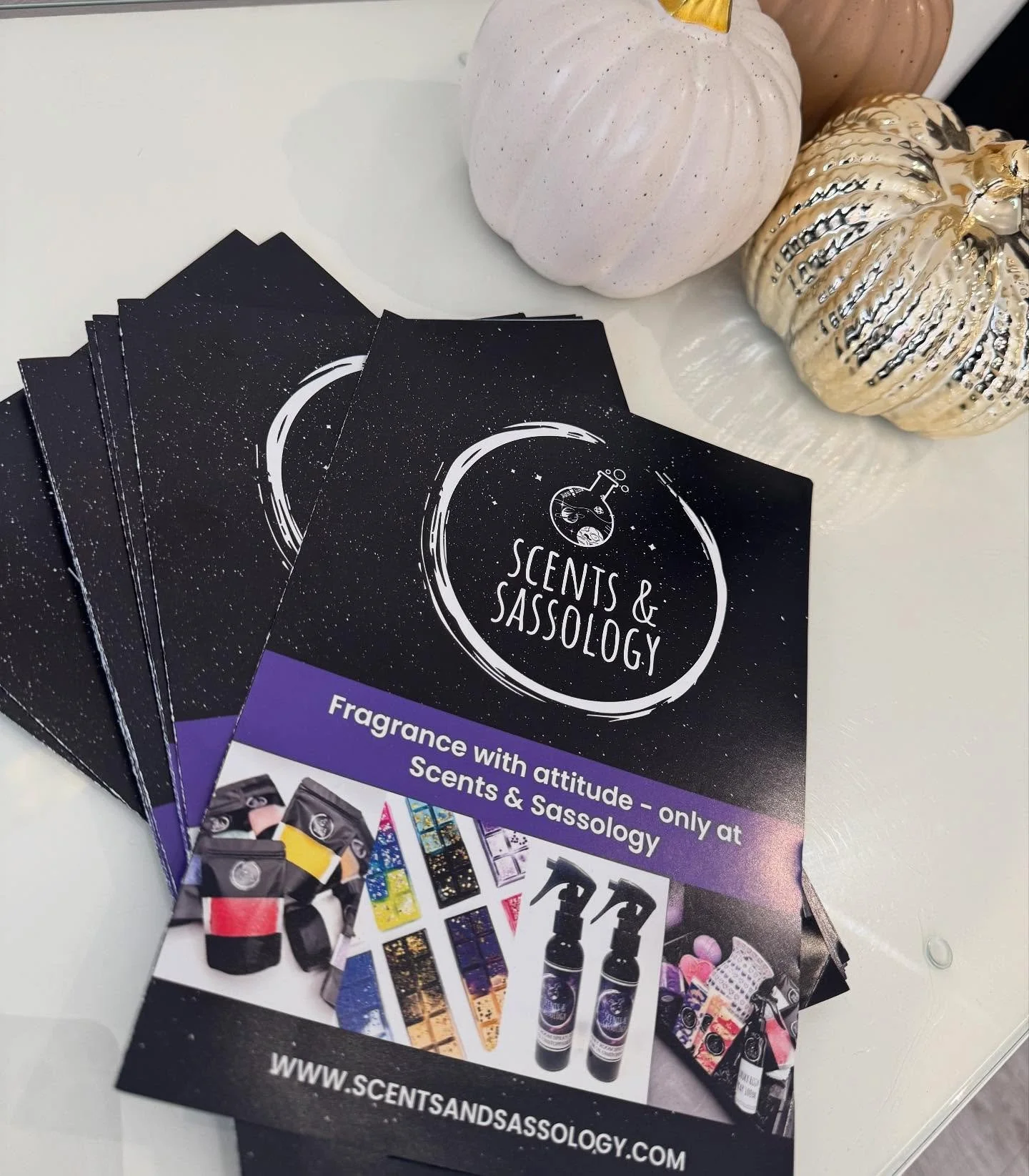 💜How STUNNING are our new sassy leaflets!?🚀
We&rsquo;re absolutely in love &ndash; and we hope you are too!

Behind the scenes, we&rsquo;ve been working hard to make sure Scents and Sassology keeps growing and flourishing just in time for Christmas