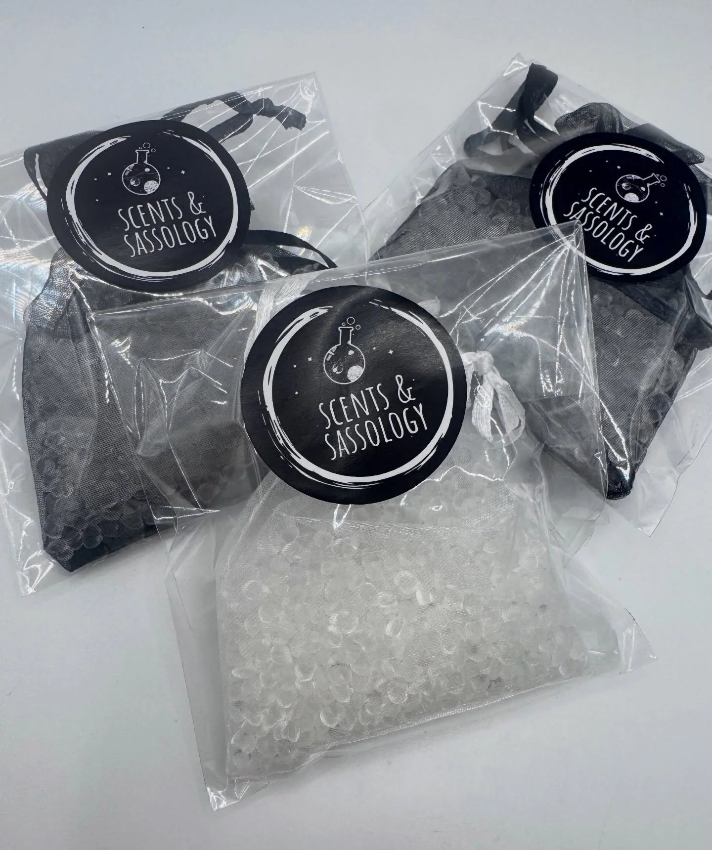 AROMA BEADS!&hellip;✨
Looking for a simple way to keep your space, car, or wardrobes smelling unreal?👀
Our aroma beads are perfect for adding long-lasting fragrance to drawers, cars, gym bags, and small spaces &mdash; and they&rsquo;re available bot