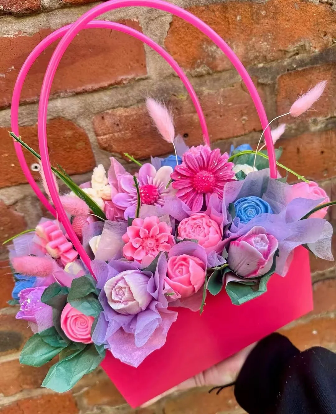 Wax Melt Flower Bouquets💐✨
Some of our recent wax melt bouquets&hellip; and honestly, they just keep getting better😍

These were originally created for a sweet 18th birthday, and they made the perfect personalised gift &mdash; something a little di