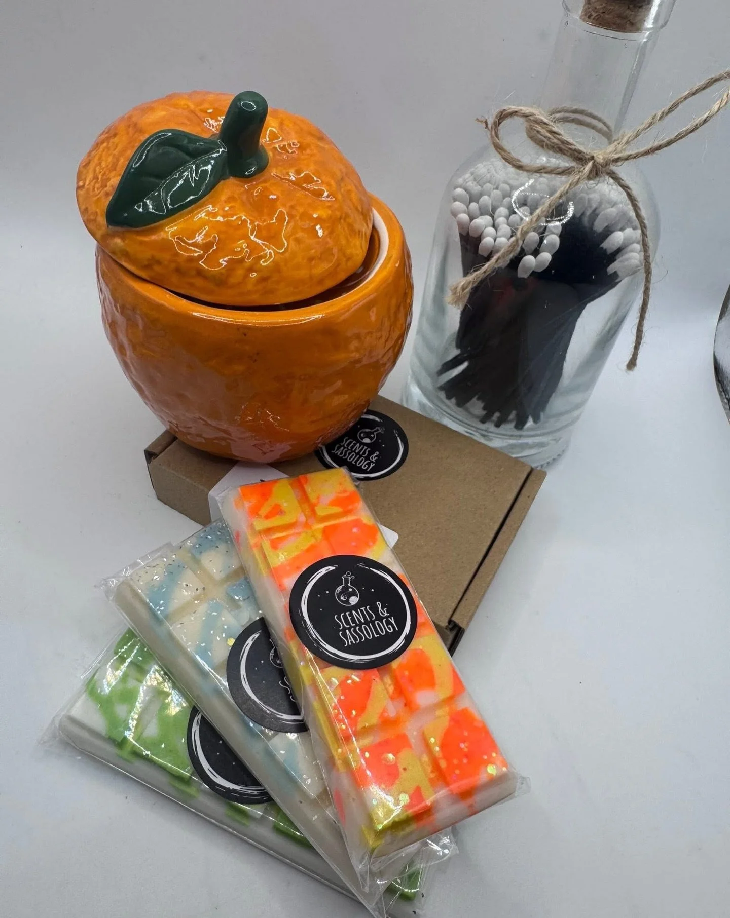 Start your week the right way with a little scent therapy from Scents &amp; Sassology! 👀✨

Whether you&rsquo;re after cosy vibes, the perfect gift, or just a midweek mood boost&hellip; we&rsquo;ve got you covered.

📍Unit 2/3, Dukes Court &ndash; Mi