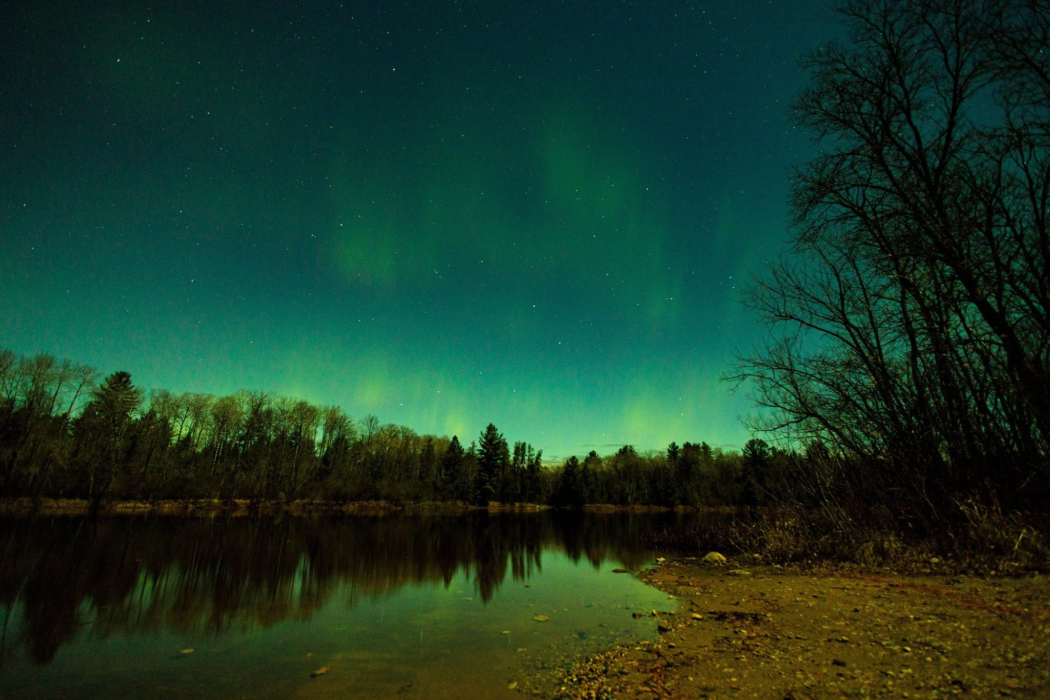 Aurora is showing her faint green glow and slow dance above the Sturgeon River.
#auroraborealis #michiganphotographer #northernlights