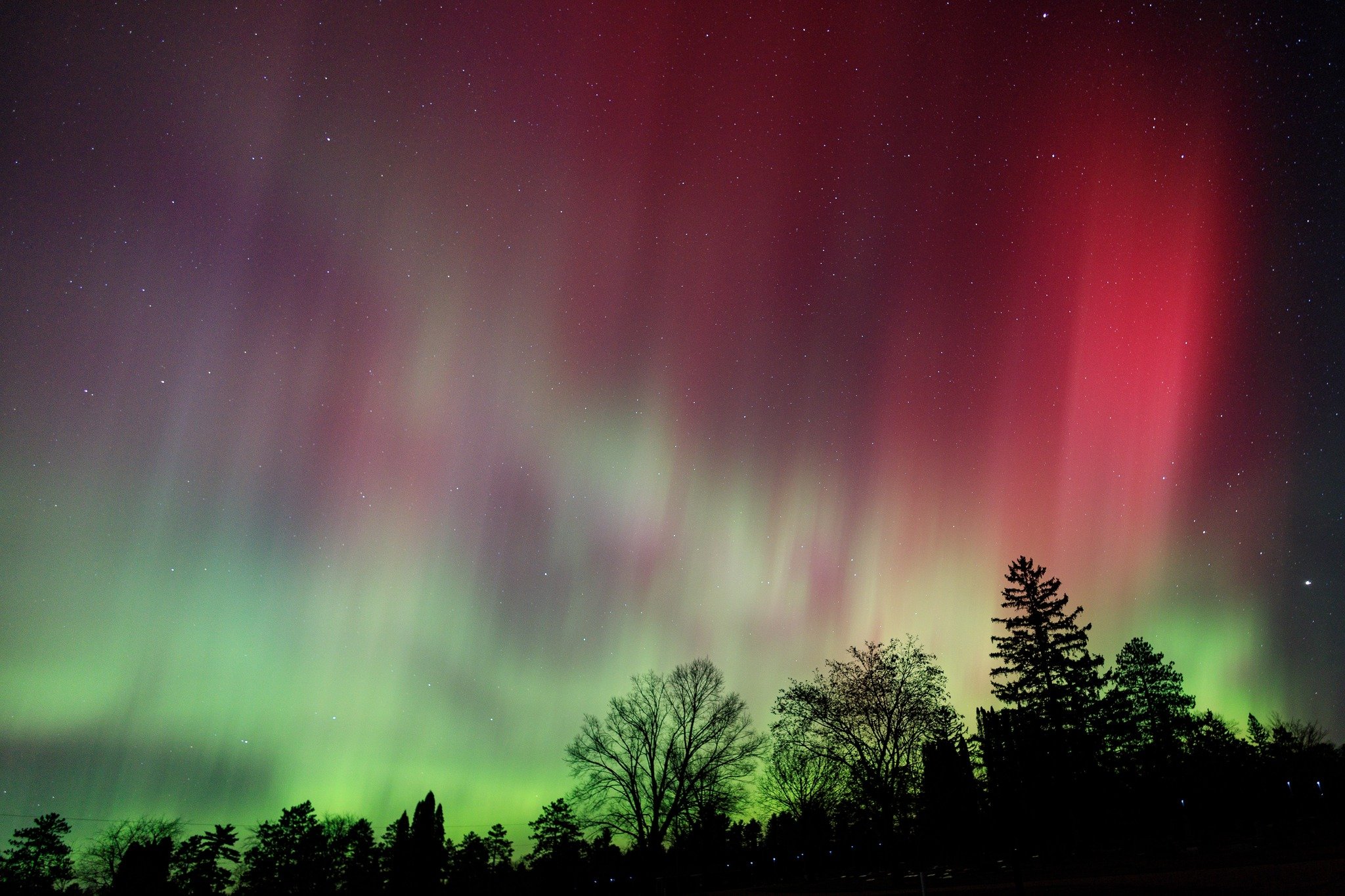 My favorite shots from my second, and very impromptu, viewing spot last night. I intended to check out a second location on the Sturgeon River that I had previously scoped out during the day, but when I got there, someone else had set up camp. No wor