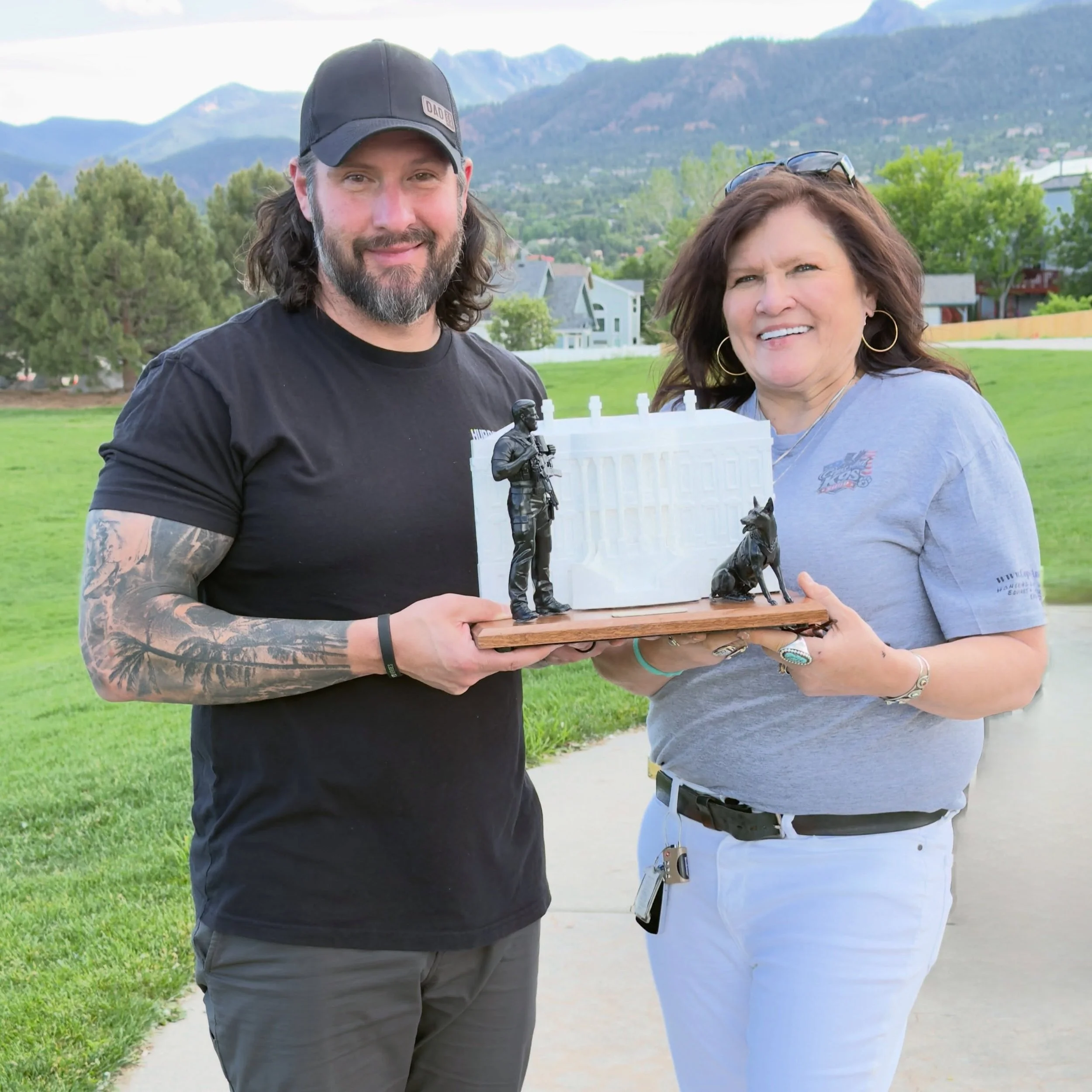 Special delivery! 📦 While Terie from @copsandk9sshop was in Colorado, she hand-delivered this incredible 3D sculpture to us in person. We met at the park, which used to be Hurricane&rsquo;s old stomping grounds. 

Terie comes from a law enforcement 