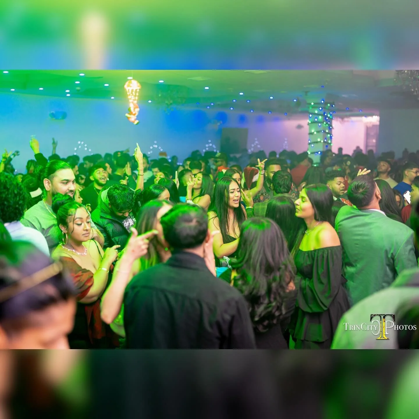 #SHIVERR24 PHOTOS ARE OFFICIALLY UP ❄️🔥! LINK IS LIVE IN @yoofadez BIO AS WELL AS @trincityphotos BIO 🚨! #MassivFLO #EuphoriaVibesNYC #SHIVERR ❄️😎