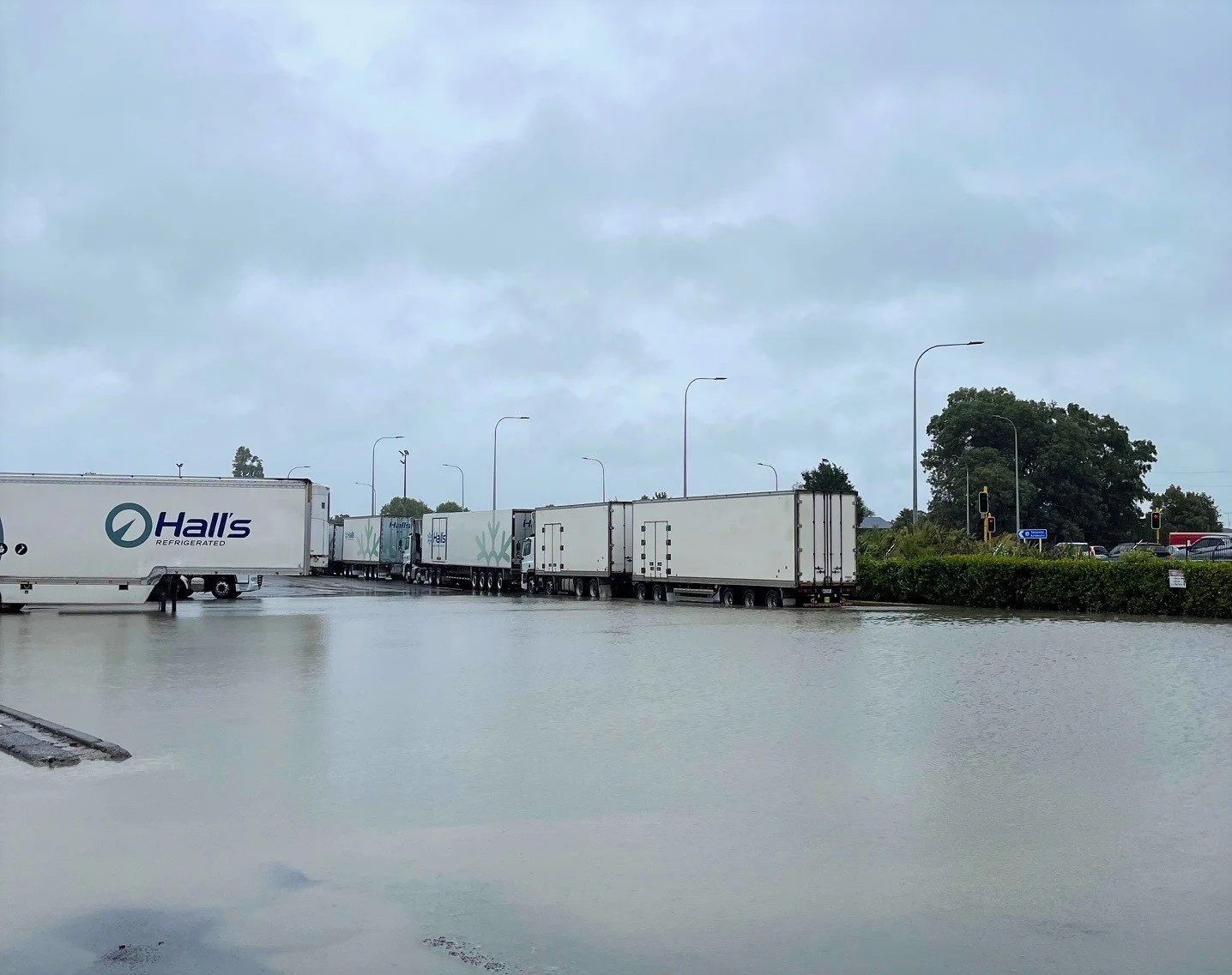 MANAGING AUCKLAND FLOODS