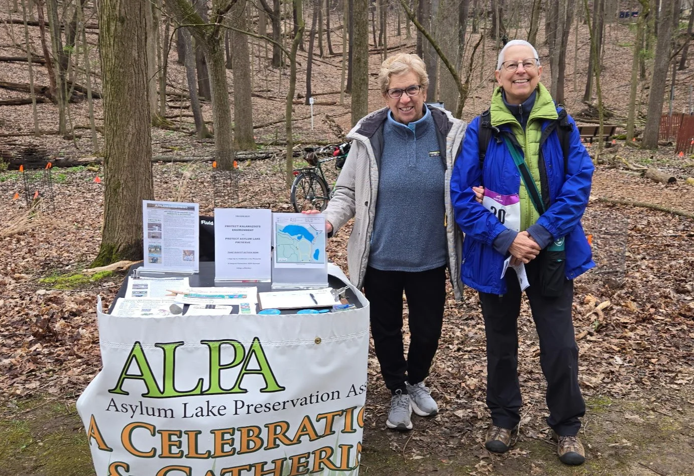  Left to right: Sherry Sims (board member) and Wendy Denning (board member). 