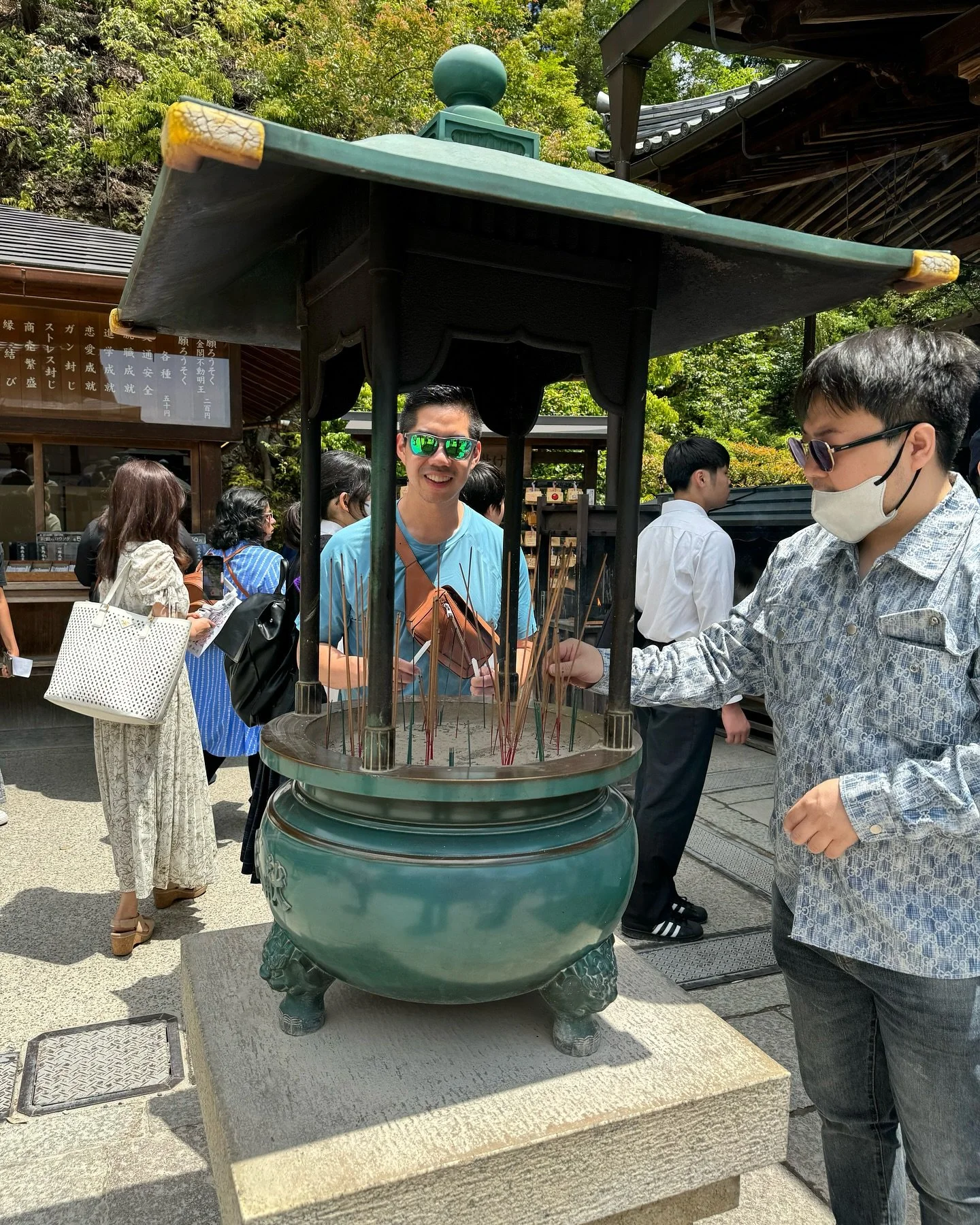 My Japan 2024 Blog Part 3 is now available in the link in my bio. This portion covers side adventures in Kyoto with plenty of food and beverages along with the official first day of the retreat with the rest of the KonMari consultants and team - Gold