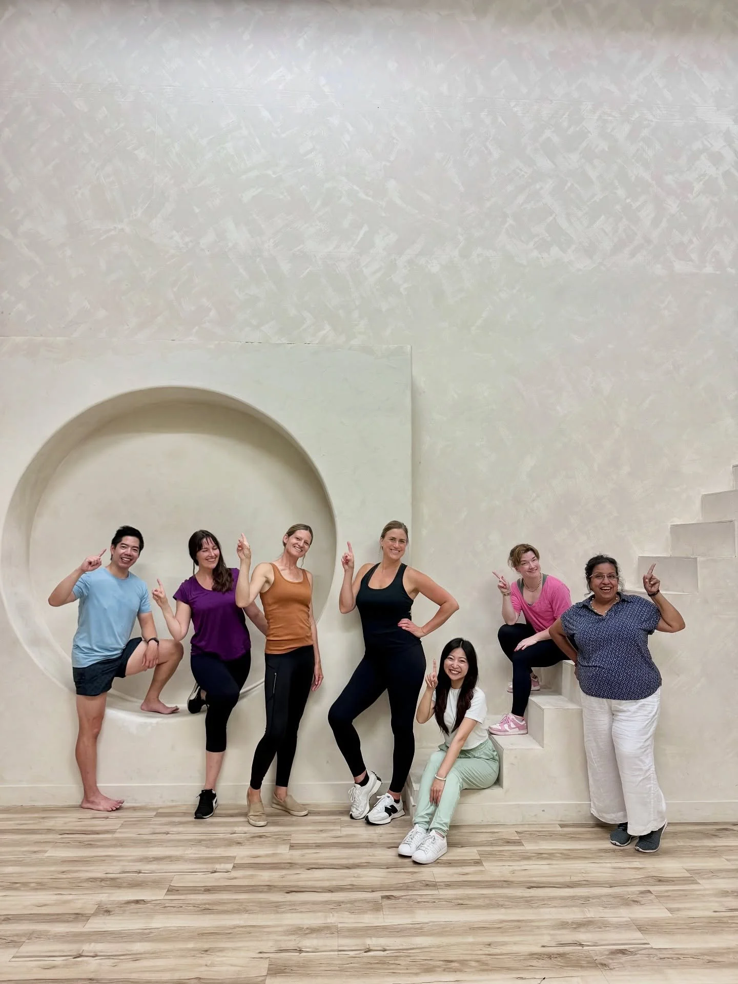 When multiple worlds collide! As many of you know I have 500+ (exaggeration) different side quests and two of them are the Professional Organizing since 2019 and learning how to dance since 2024. 

Within the organizing community there are so many wo