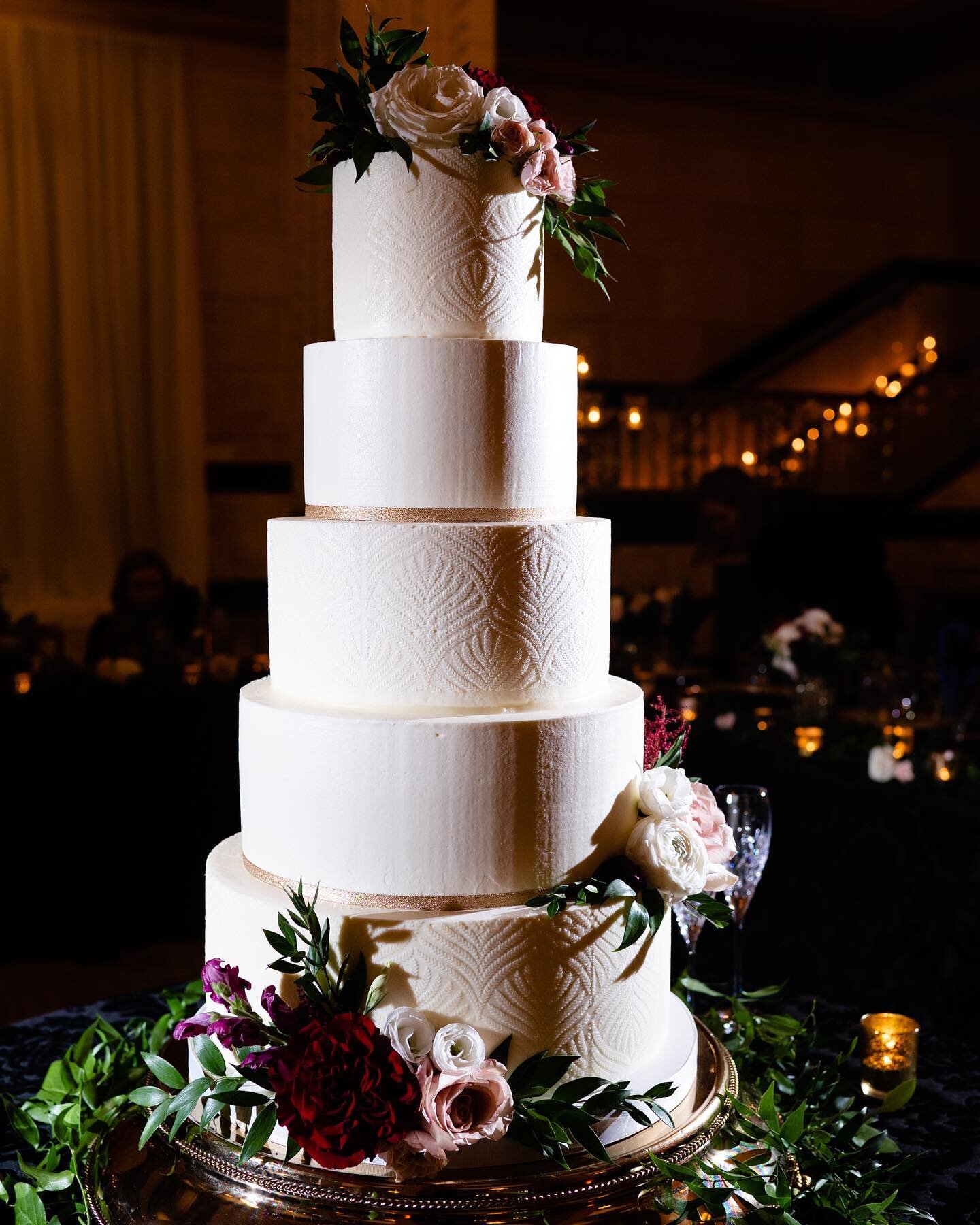 @melissasiglerphoto you captured this so beautifully. ❤️ What a stunning wedding!!!

-
 #buttercreamcake  #cake  #engaged  #realweddings  #edibleart  #bakerlife  #cakery  #kcbakes  #instalove  #instacake  #cakeideas  #weddingplanning  #weddingplanner