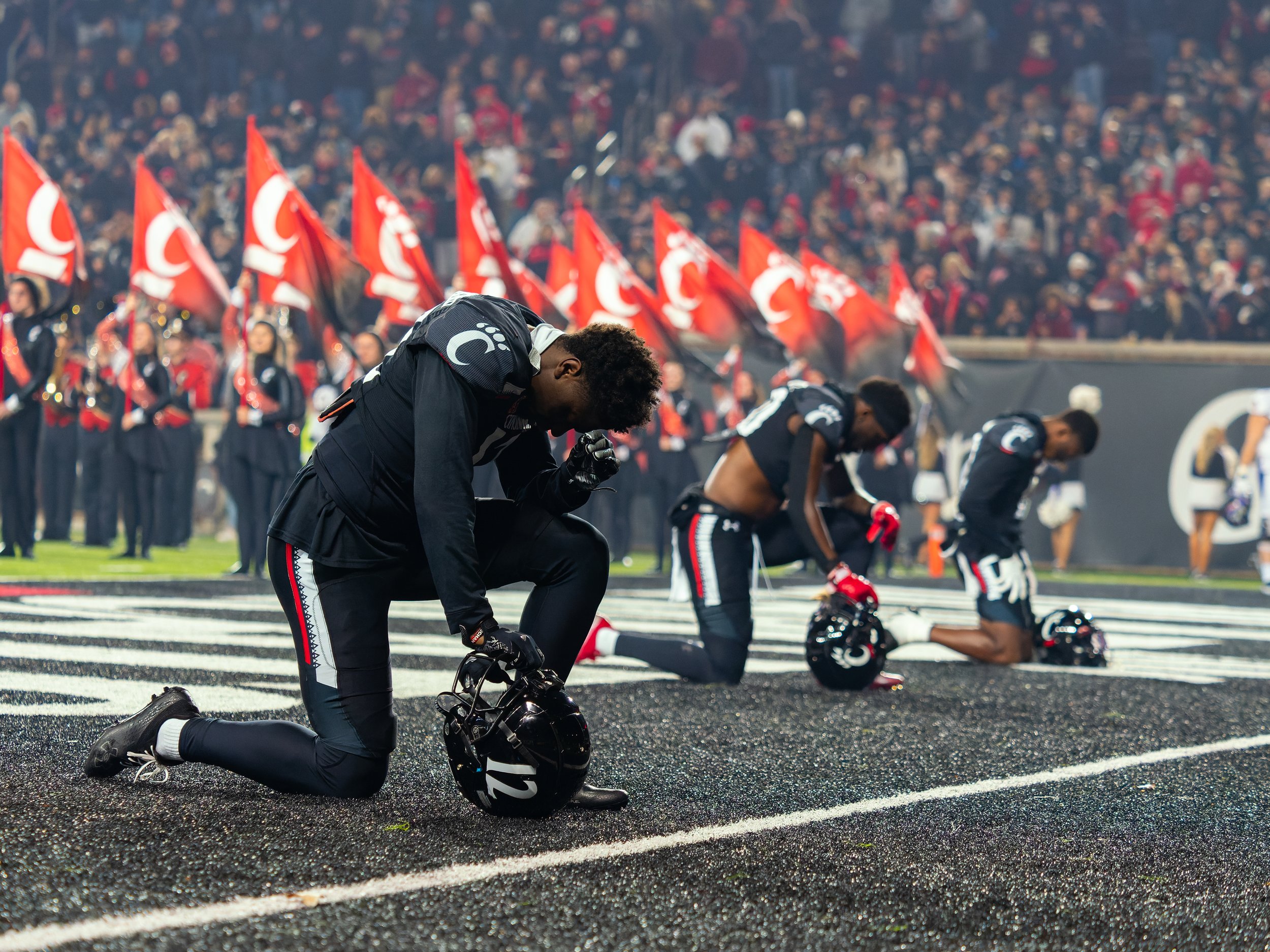 221111-Cinci_vs_East_Carolina_Football_BF-29.jpg