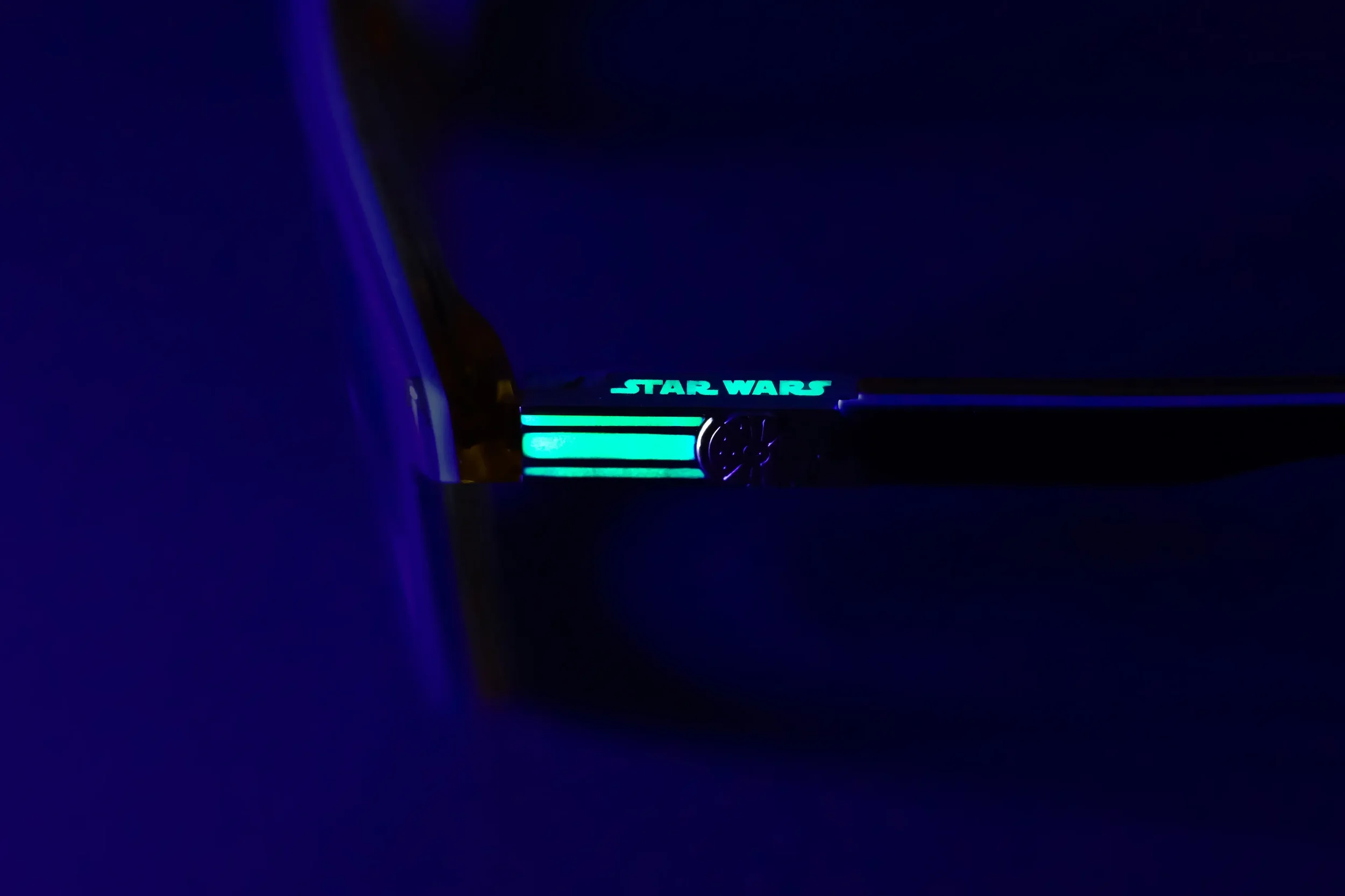 SWAA145C06_glow (1).webp