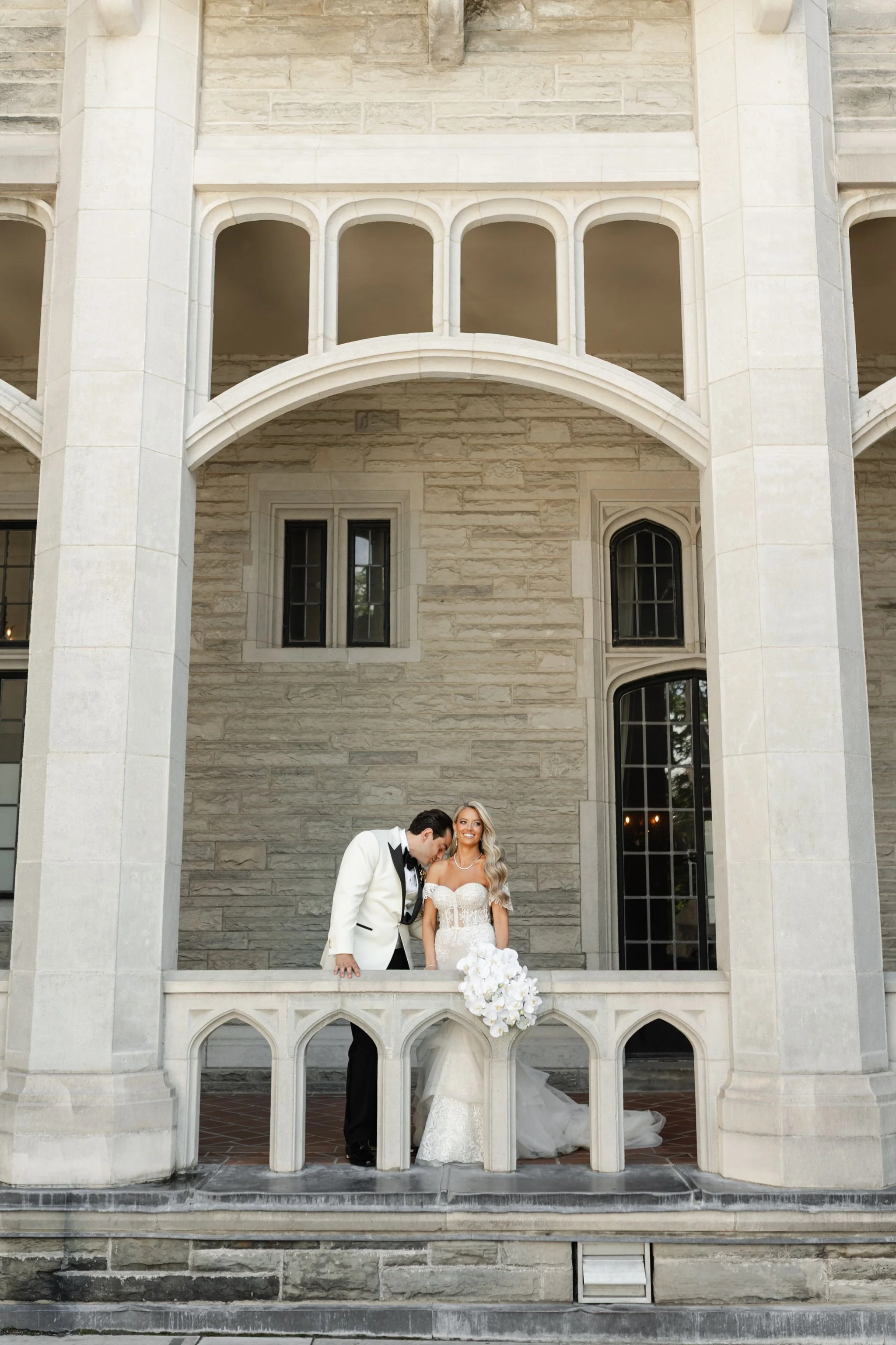 Canadian Bride Guide Leah and Alexander at Casa Loma