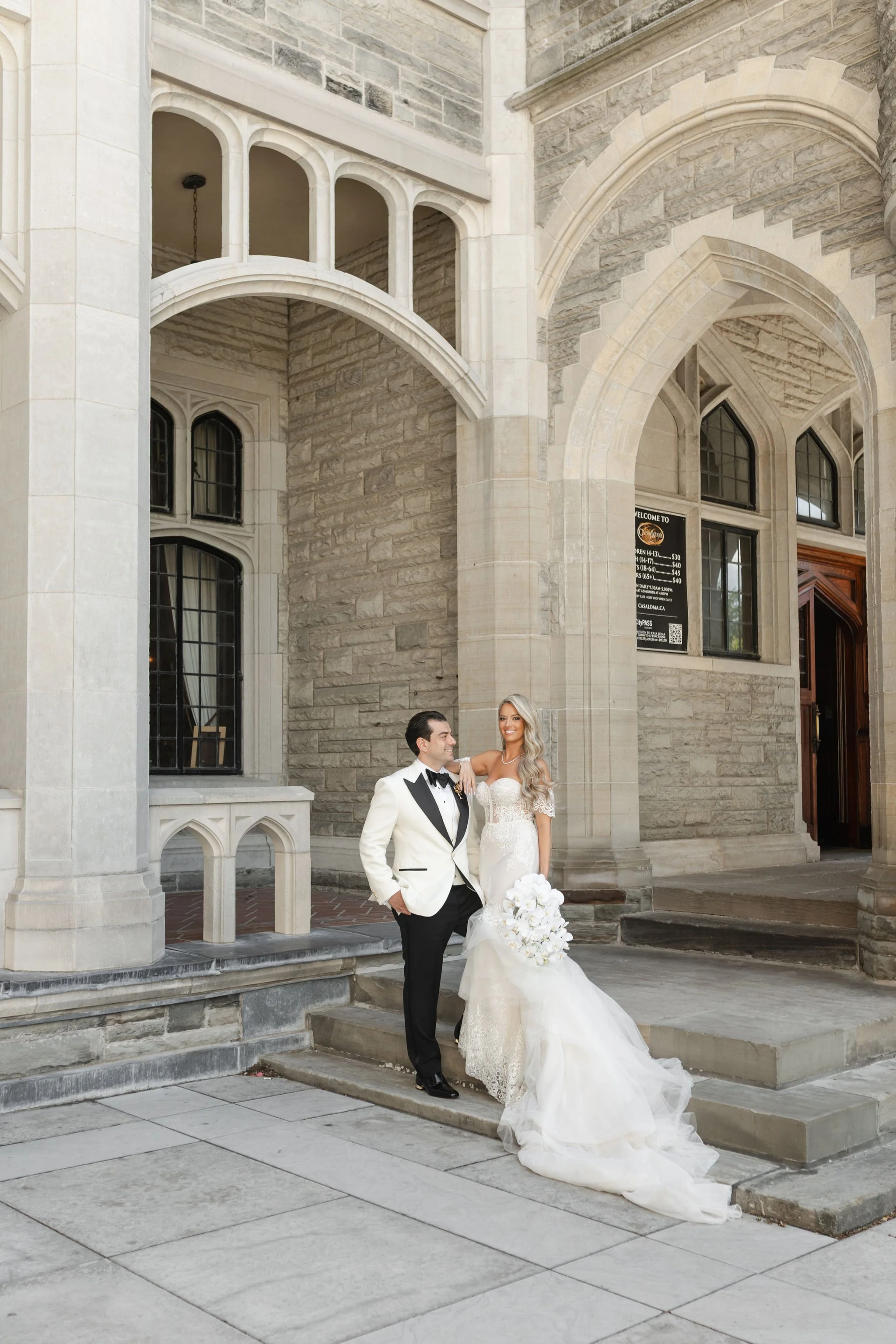 Canadian Bride Guide Leah and Alexander at Casa Loma