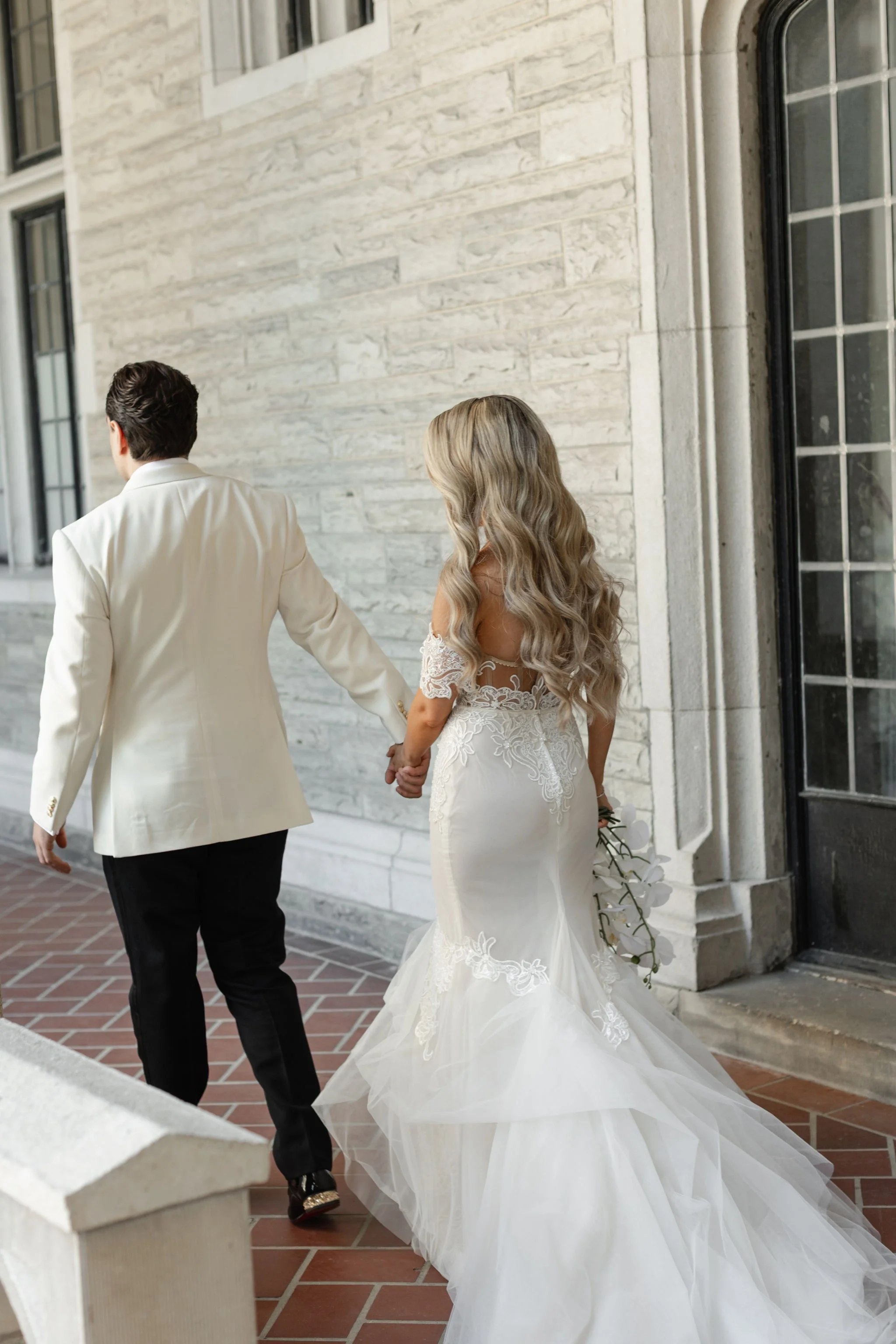 Canadian Bride Guide Leah and Alexander at Casa Loma