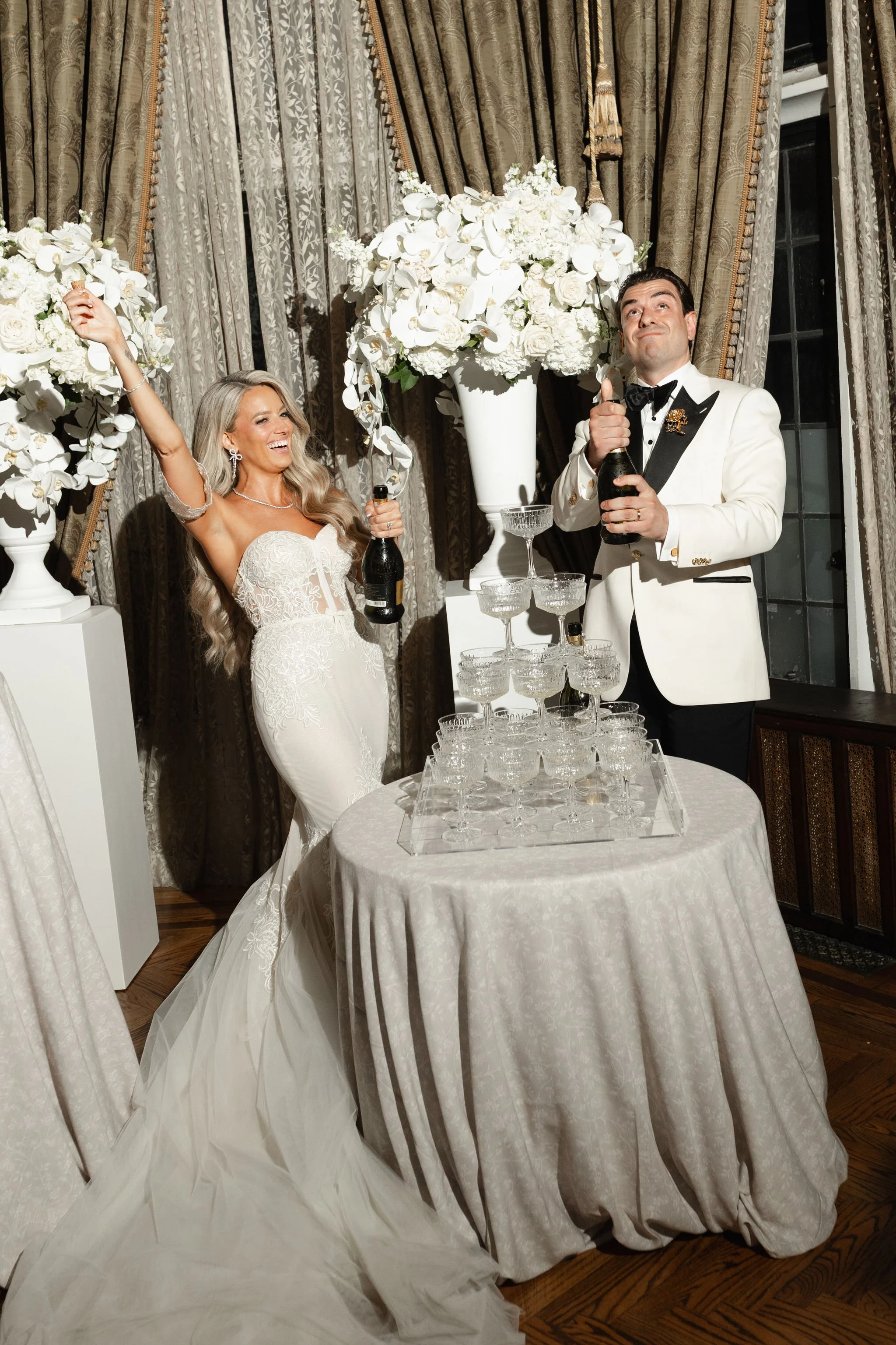 Canadian Bride Guide Leah and Alexander at Casa Loma