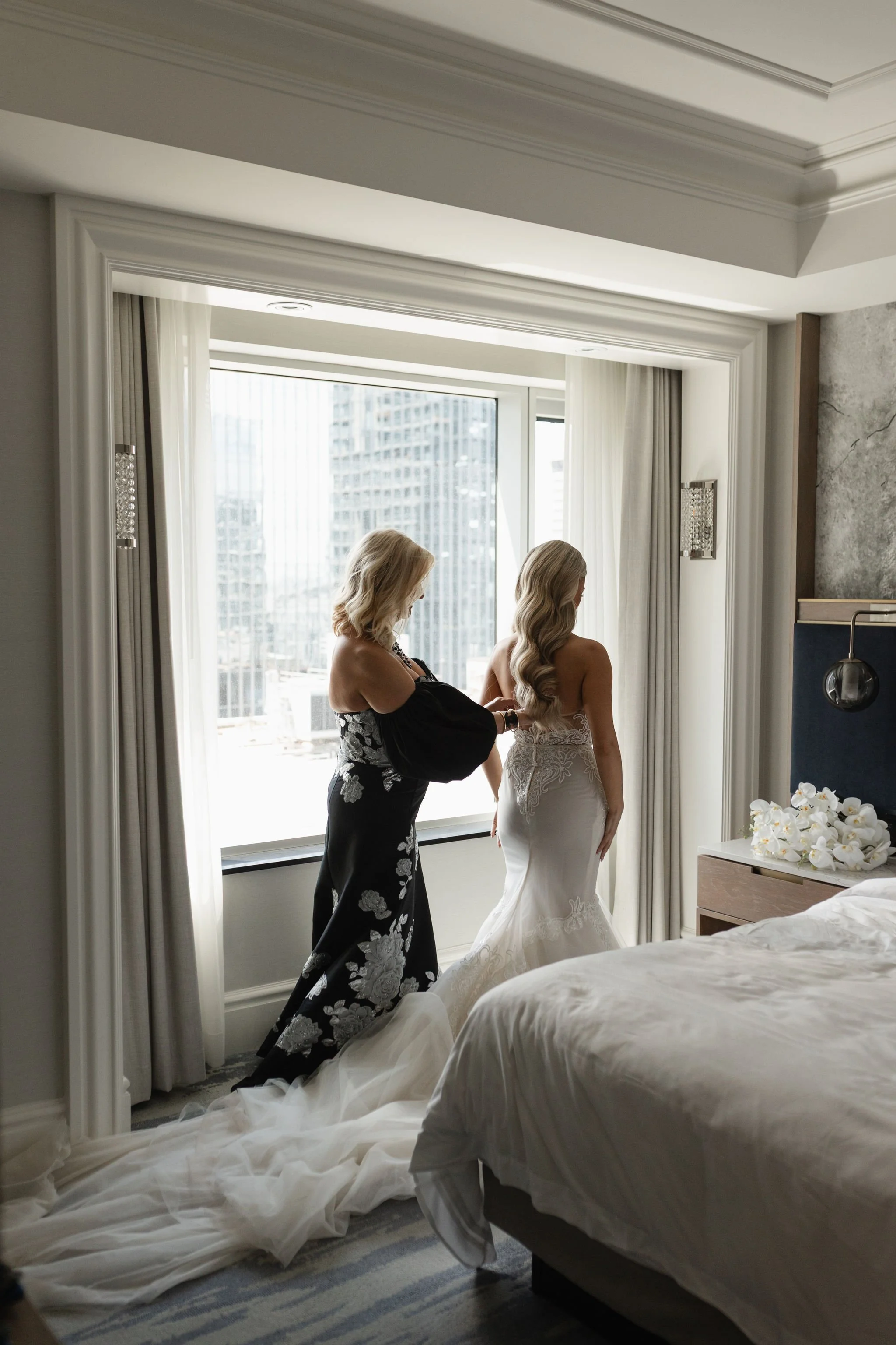 Canadian Bride Guide Leah and Alexander at Casa Loma