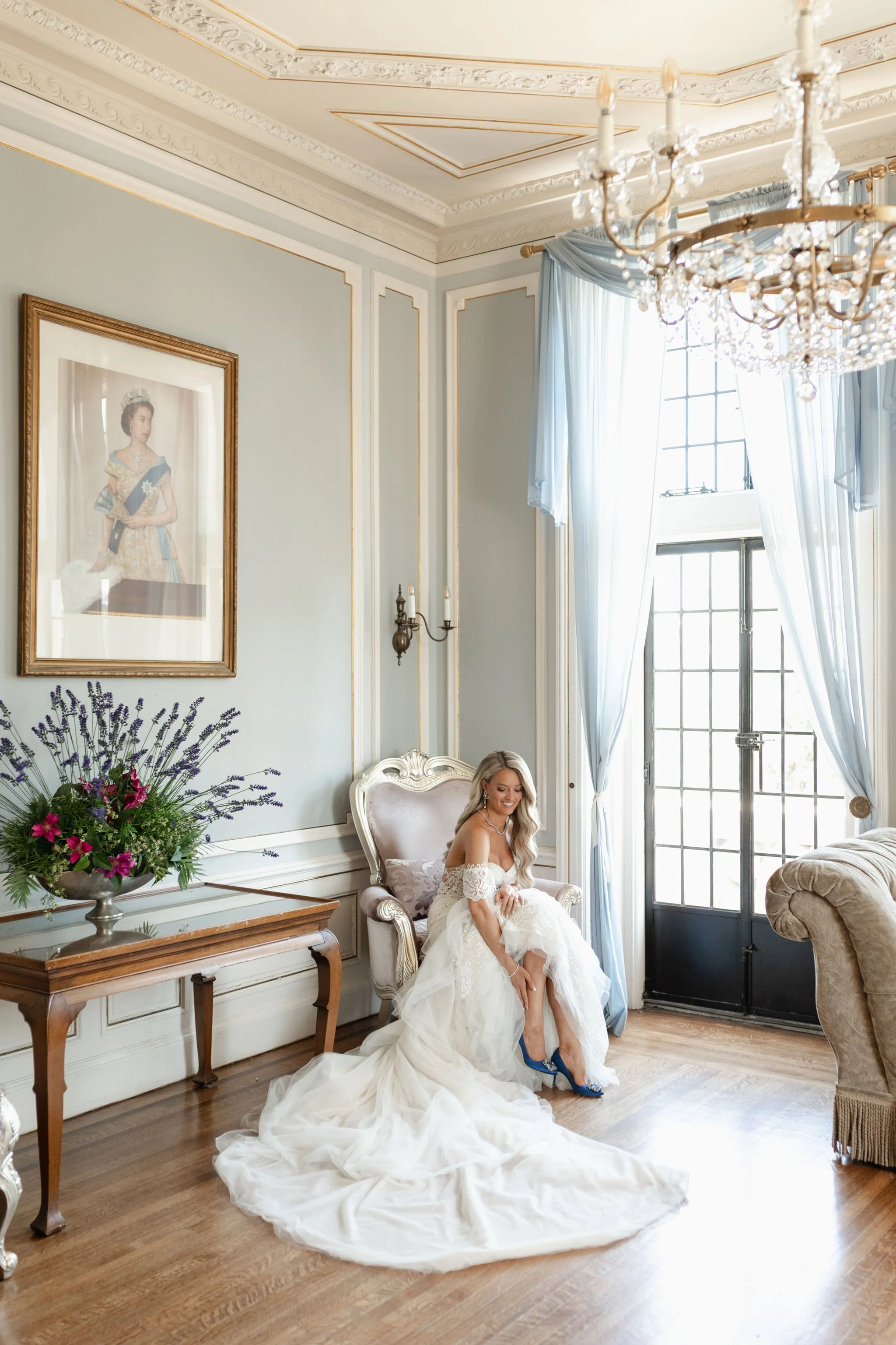 Canadian Bride Guide Leah and Alexander at Casa Loma