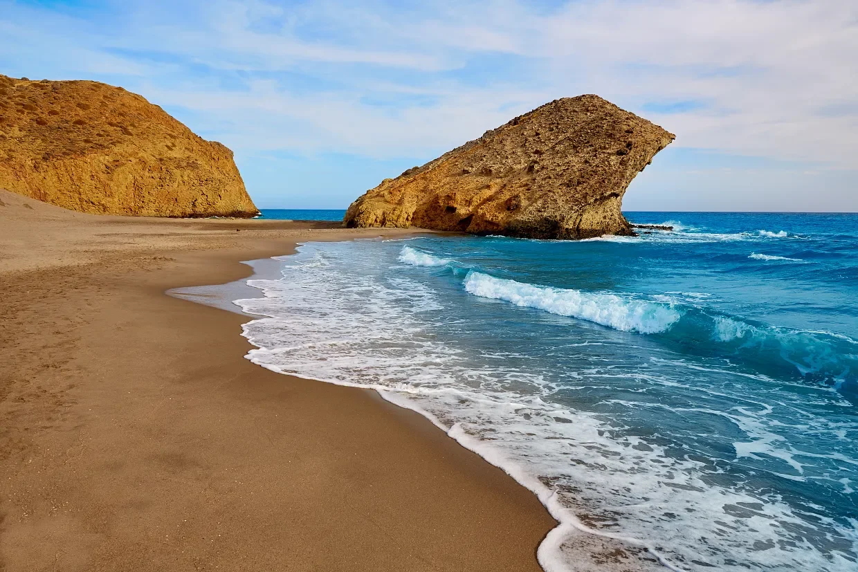 Almeria-Beach-Shutterstock-SSTK-0B9A0-28F9.webp