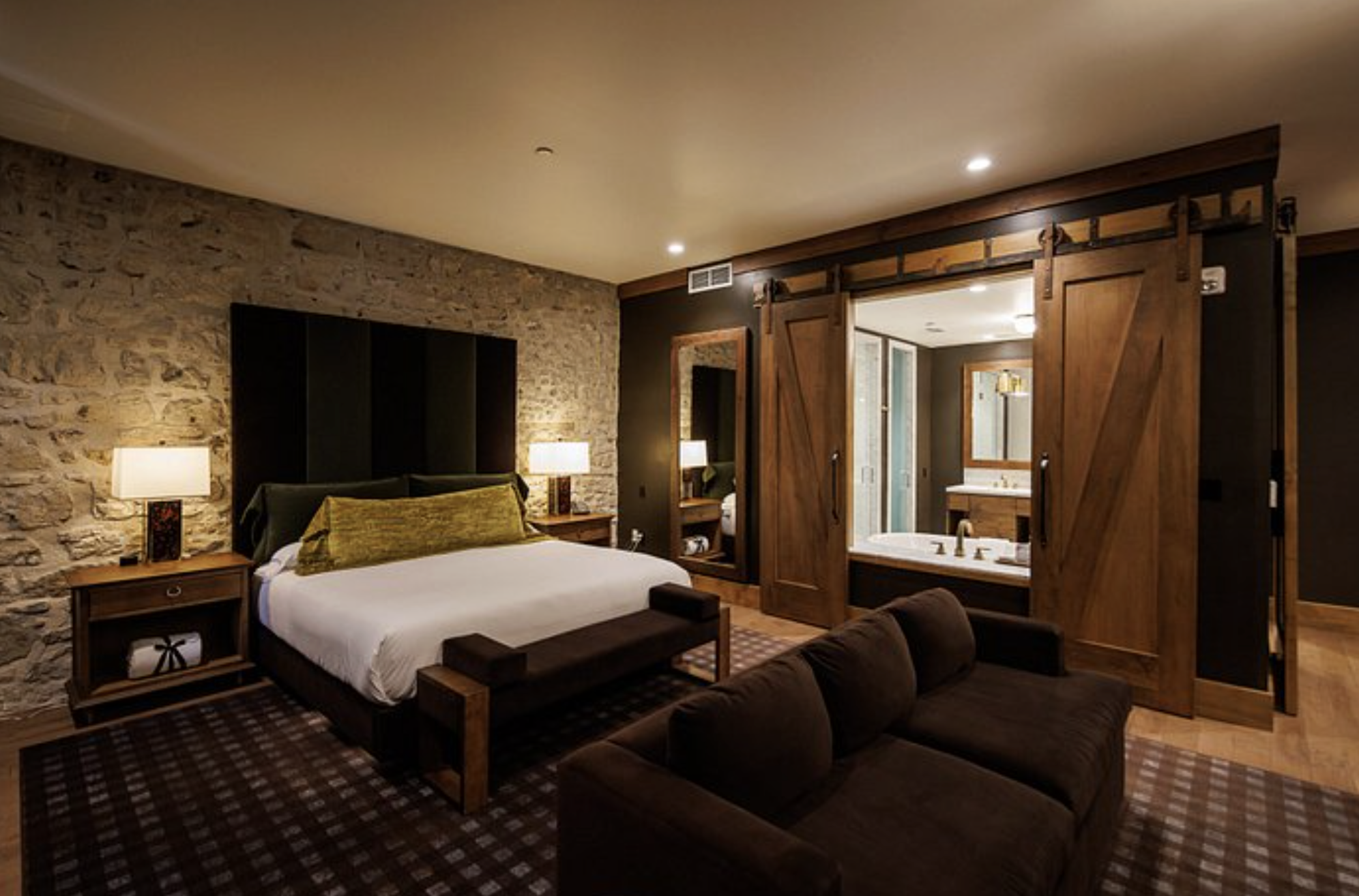 The Elora Mill Hotel & Spa: The Dreamy Ontario Escape Every Bride and Her Crew Need