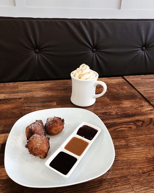 Friday = Fritters ! ! ! &amp; bring on all the goodie sauces with it!
.
.
.
#jitterscoffeeandtea #getupandgo #delcity  #happyfriday #fridayfritters #breakfast #oklahomacoffee #fridayfritters #okccoffee #oklahomacoffeespot