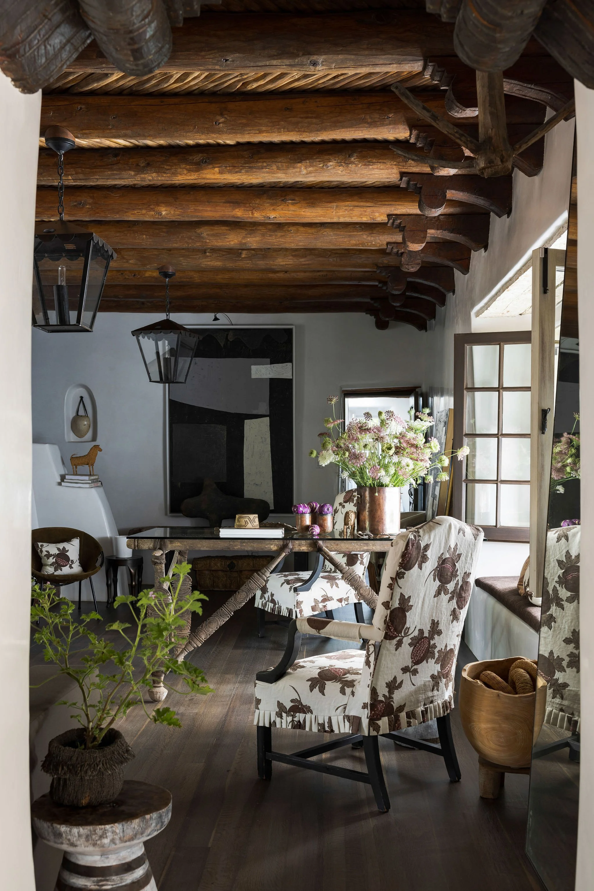 Interior home photo by Stephanie Russo