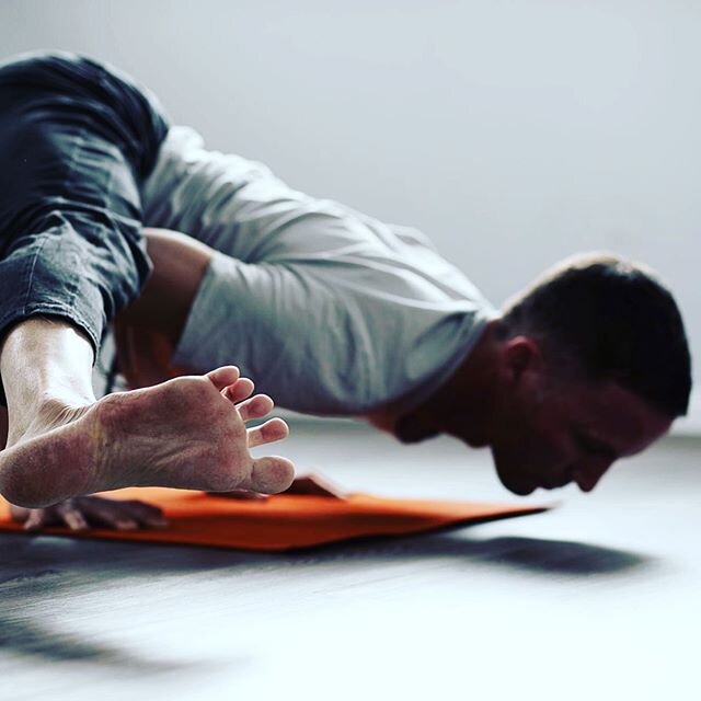 🔥Get warm and toasty!
🔥Vinyasa Yoga w David every 🔥Tuesday and Thursday@ 5:45pm