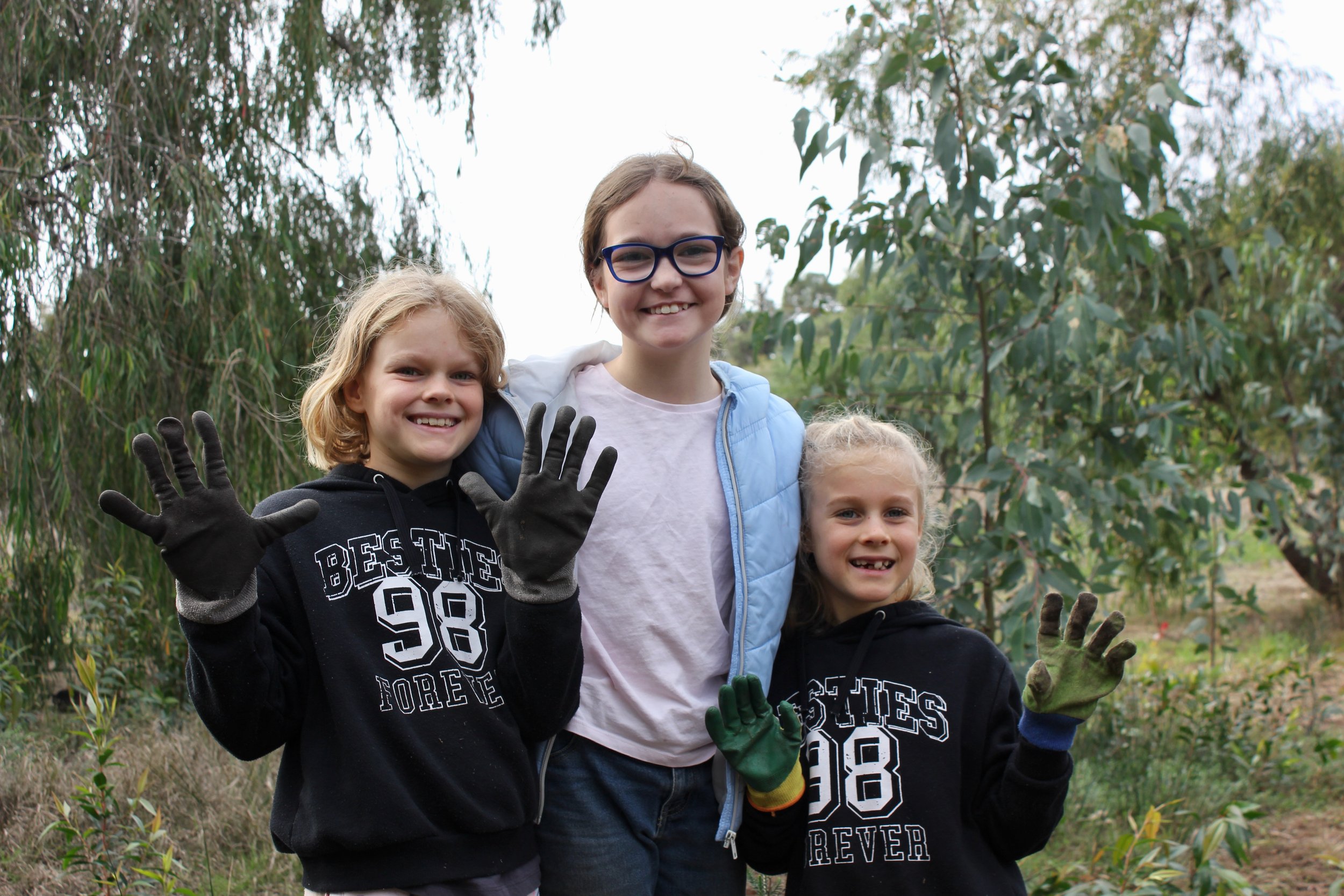 Rosamel Homeschool Group Planting 2025_pic11.jpeg