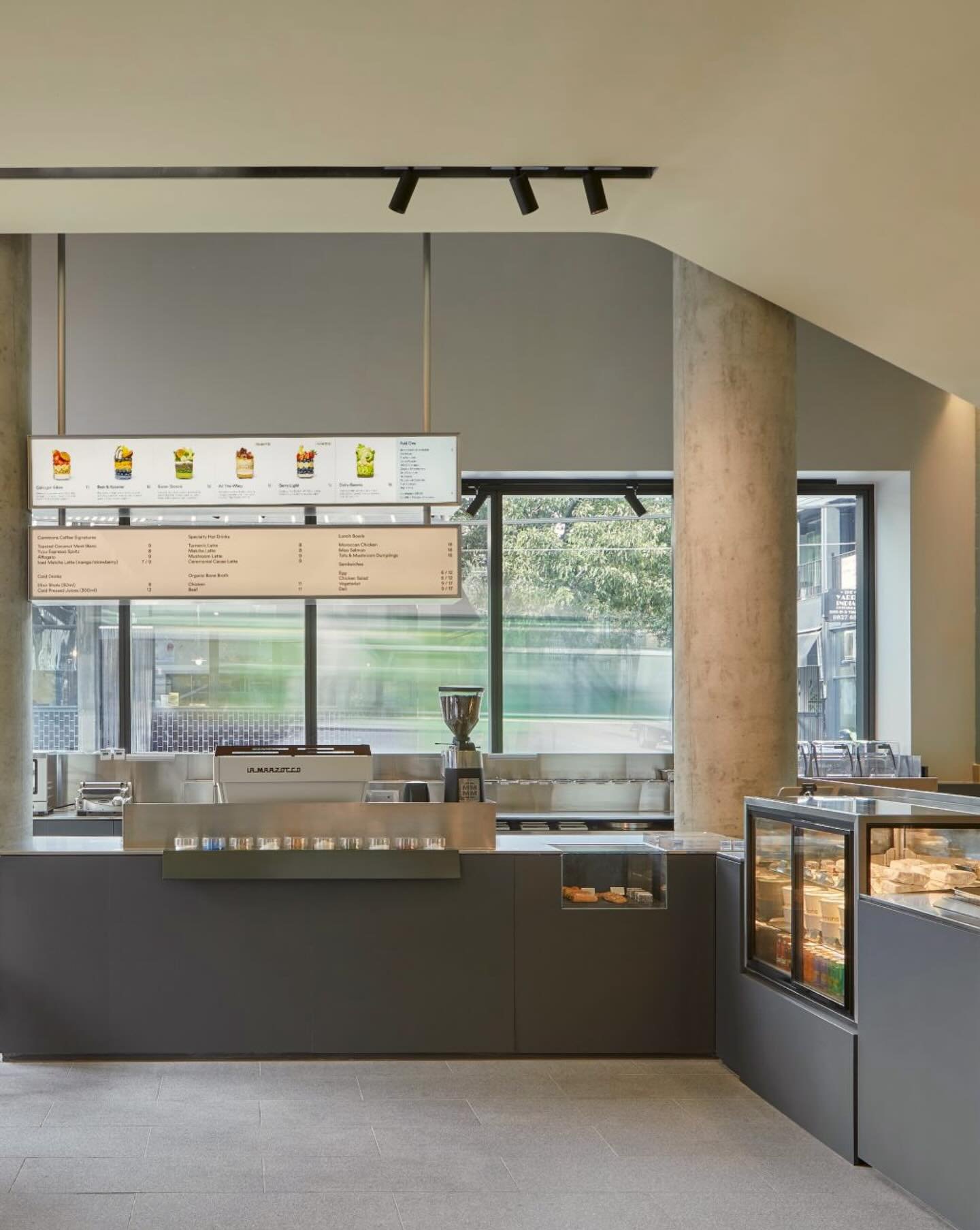 A project I loved working on for Commons Coffee within The Commons Health Club.

We created a smoothie range designed for both members and the public to enjoy; healthy, delicious, and aligned with The Commons experience.

I had the joy of art directi