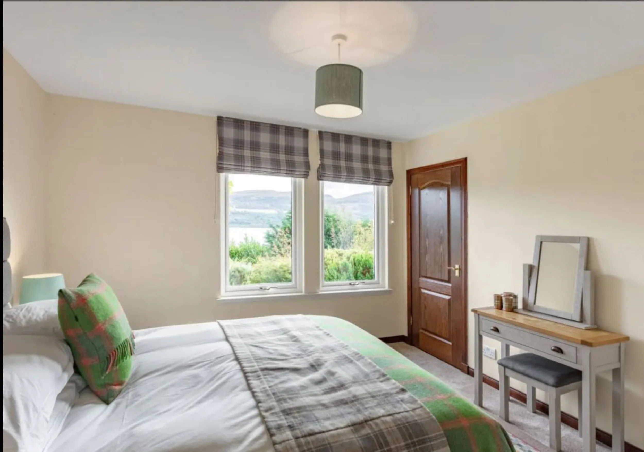 Braeside Bedroom 6.jpg