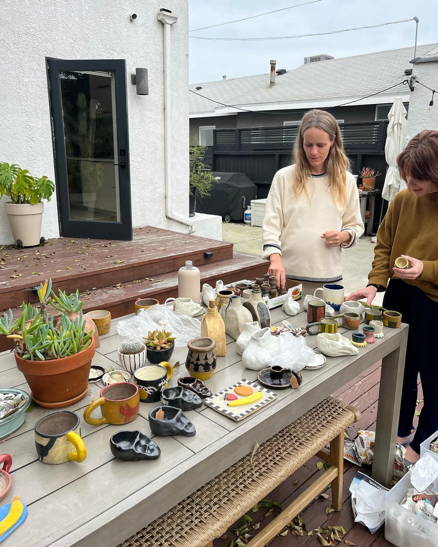 Collaborating, meeting other makers and watching as they lean into their art is what keeps me going and has me continually falling in love with this community. This month felt extra full of that ❤️

1.) Saw my friend @alisslauren first ceramic collec