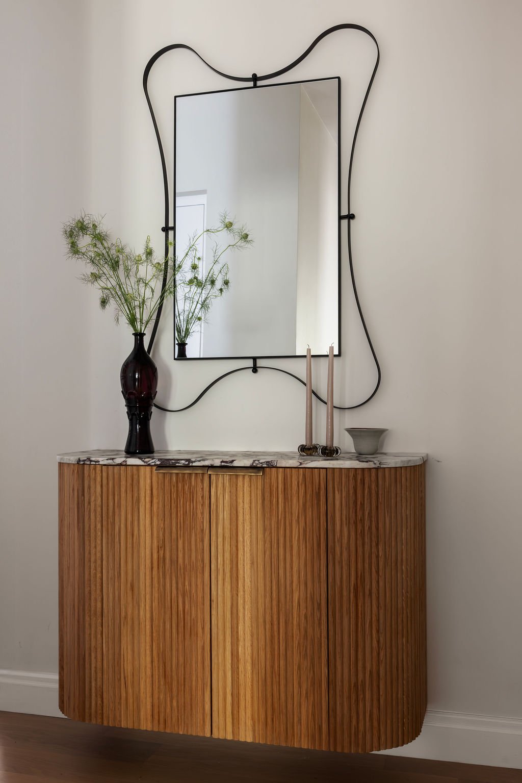 Vanity corner second angle