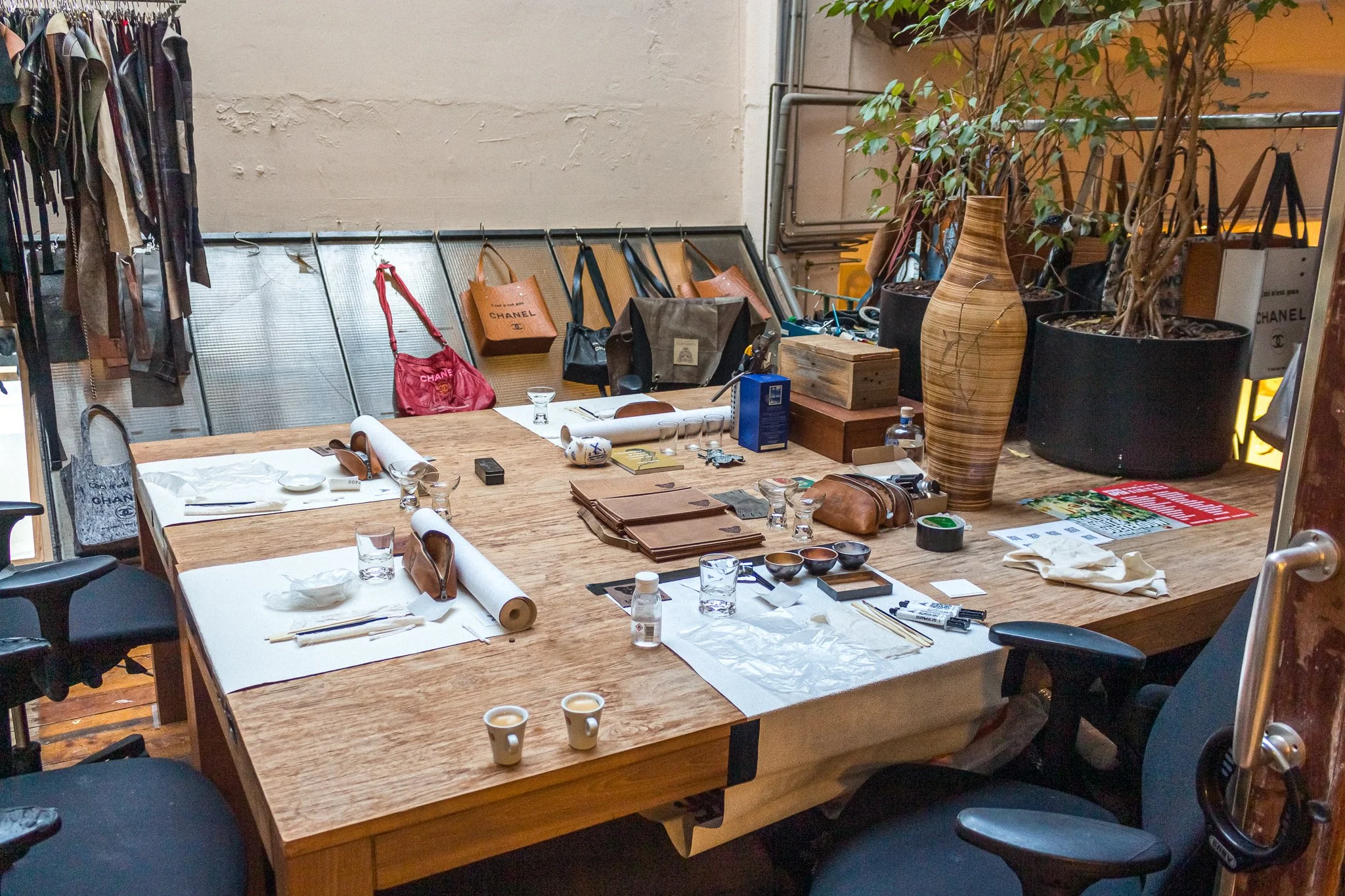 Setting the scene - The Apron Studio workshop - Leonista Kintsugi Workshop hosted by Repair Artist, Annelies Nuy