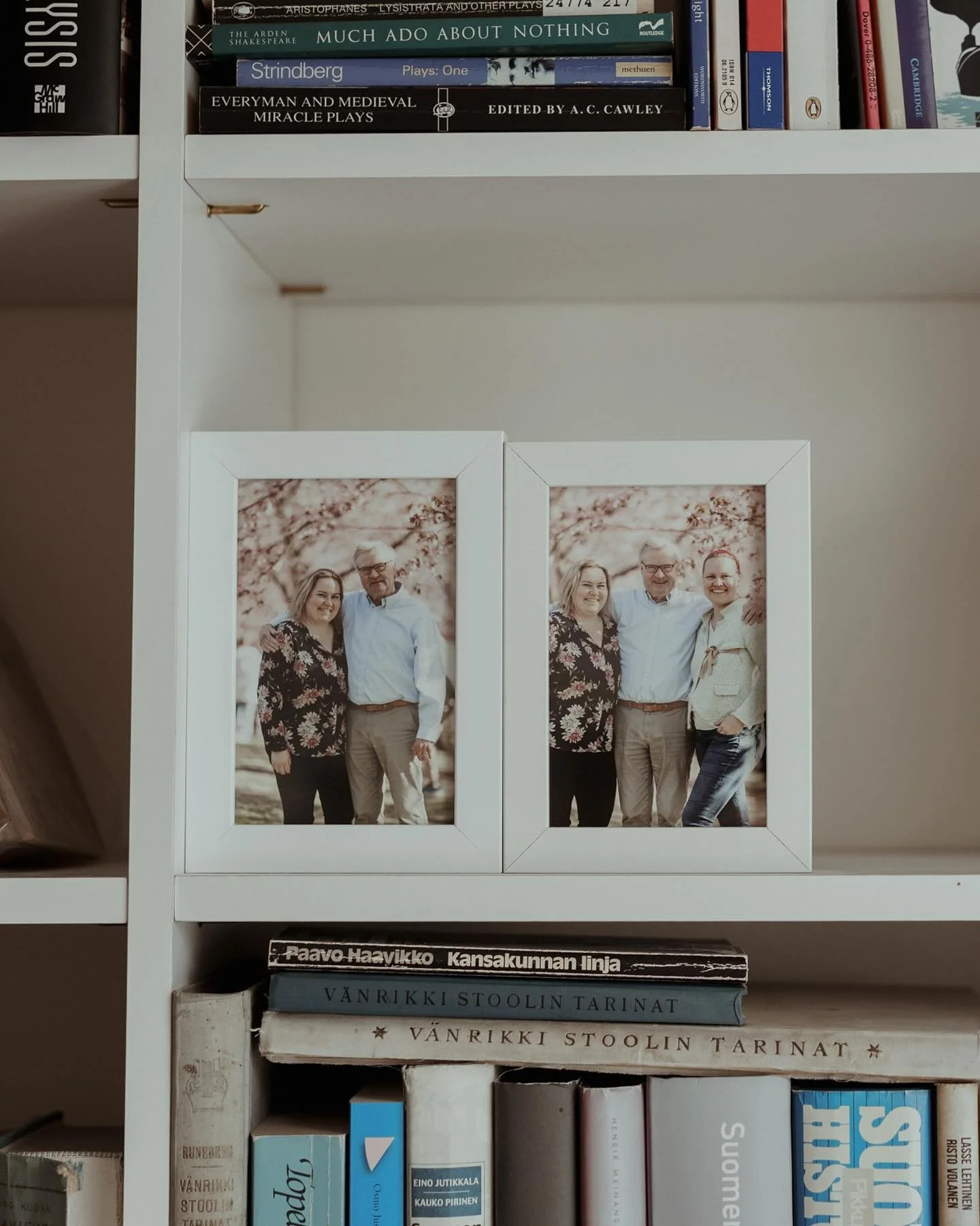 Eilen tuli kuluneeksi kaksi vuotta siskoni kuolemasta.
Isäni lähetti minulle tämän kuvan ja sanoi, että se oli hänen elämänsä paras syntymäpäivä.
Kuvat otettiin Roihuvuoren kirsikkapuistoss