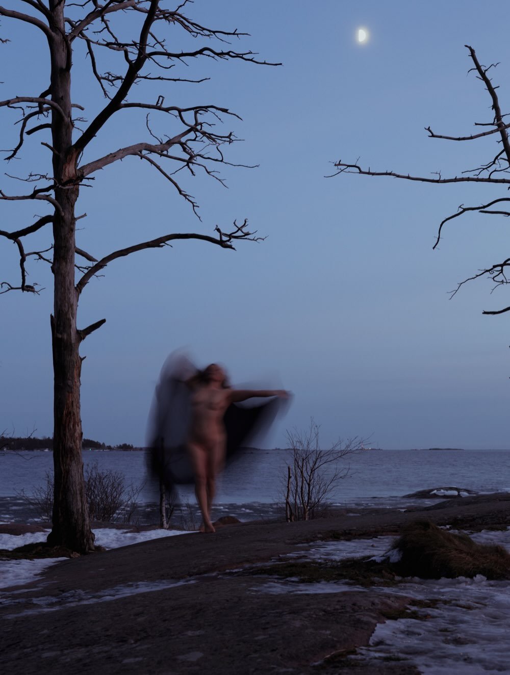 Talvip&auml;iv&auml;nseisaus ✨ T&auml;n&auml;&auml;n tulee 24 vuotta siit&auml; kun muutin Suomeen. Mulla oli aivan kamala koti-ik&auml;v&auml;, ulkopuolisuuden tunne ja l&auml;heisten sukulaisten ja yst&auml;vien puute kun asuin ulkomailla koko laps