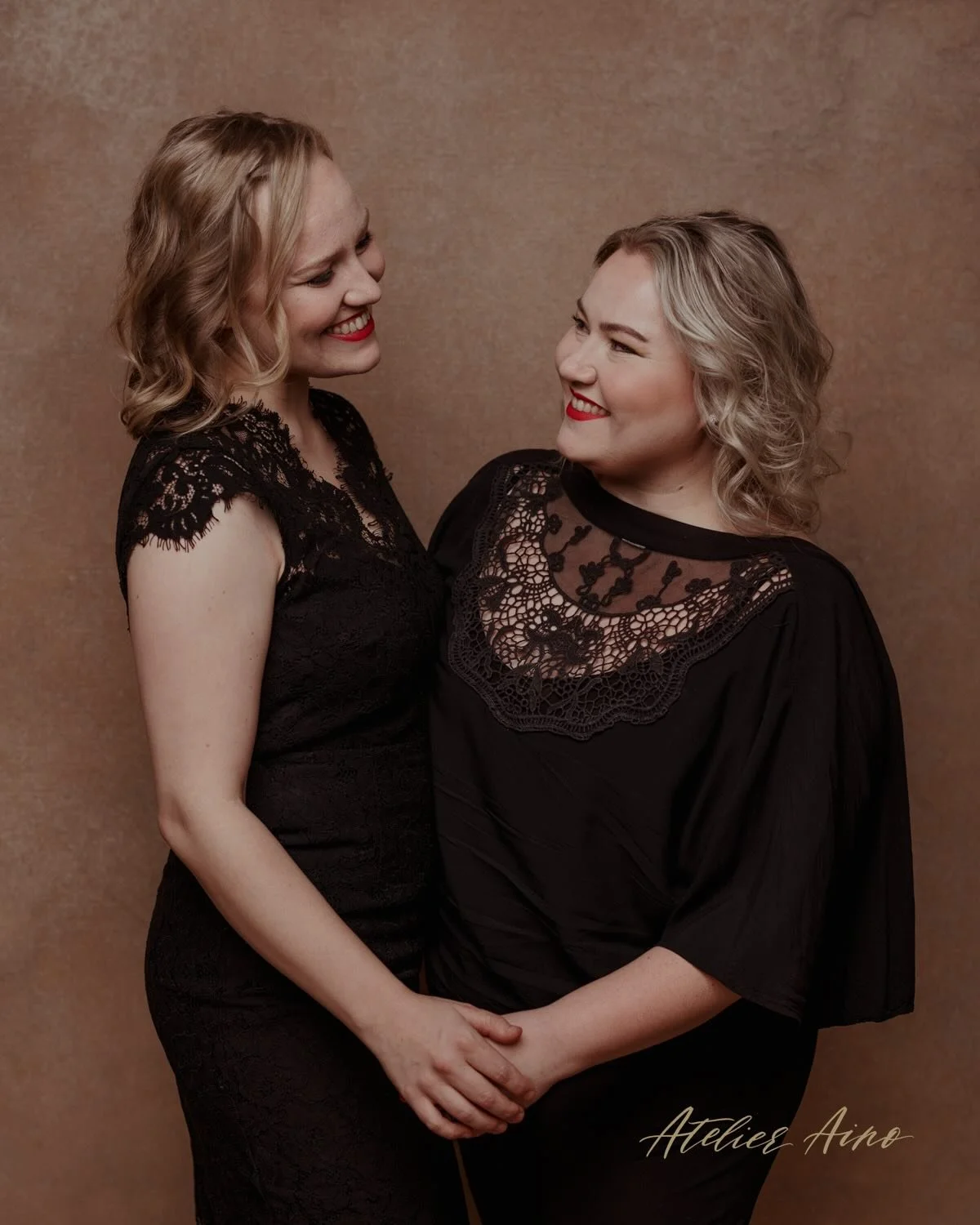 Kuulin, ett&auml; edesmenneet rakkaat ovat meit&auml; erityisen l&auml;hell&auml; jouluna, kun he ovat jatkuvasti ajatuksissamme ja kun kollektiivinen v&auml;r&auml;hde on rakkaudellisempi, iloisempi ja korkeampi kuin arjessa. ✨

T&auml;m&auml; oli A