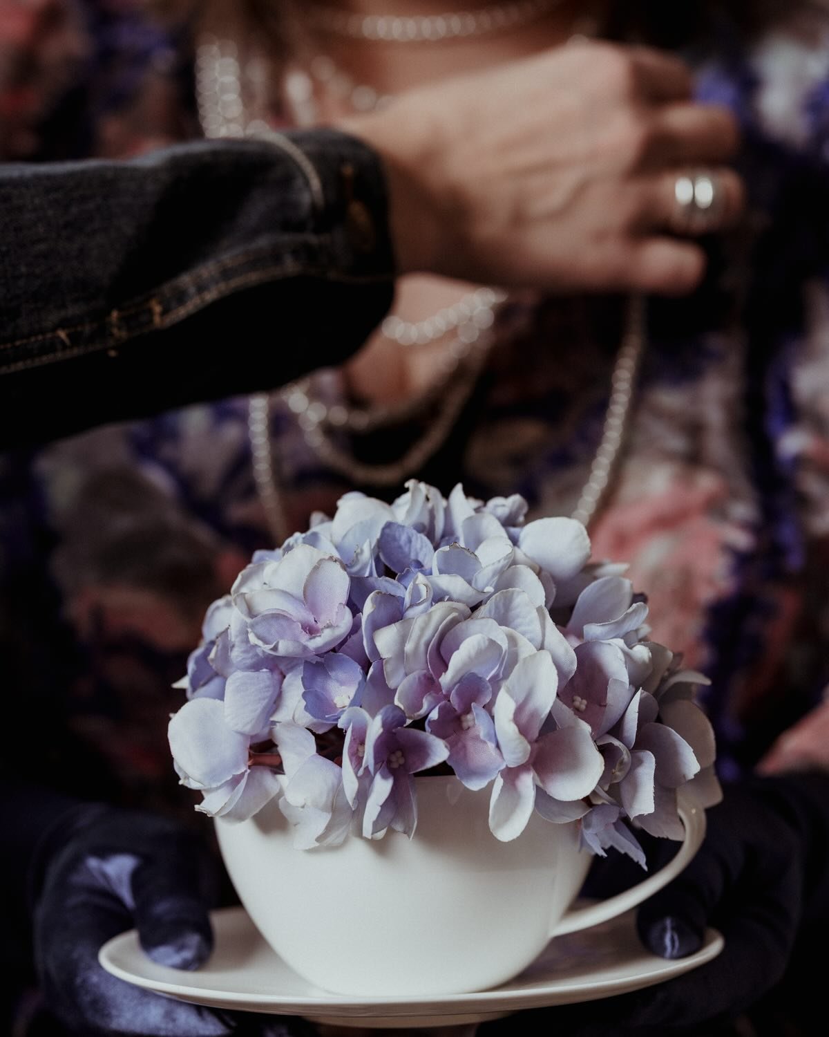 ✨ Milt&auml; tuntuu, kun stylisti on mukana kuvauksissa?

Tosi innostavalta, koska syntyy jotain ihan uudenlaista! Kun toinen luova ammattilainen katsoo kokonaisuutta omasta n&auml;k&ouml;kulmastaan, syntyy jotain, mit&auml; yksin ei voisi n&auml;hd&